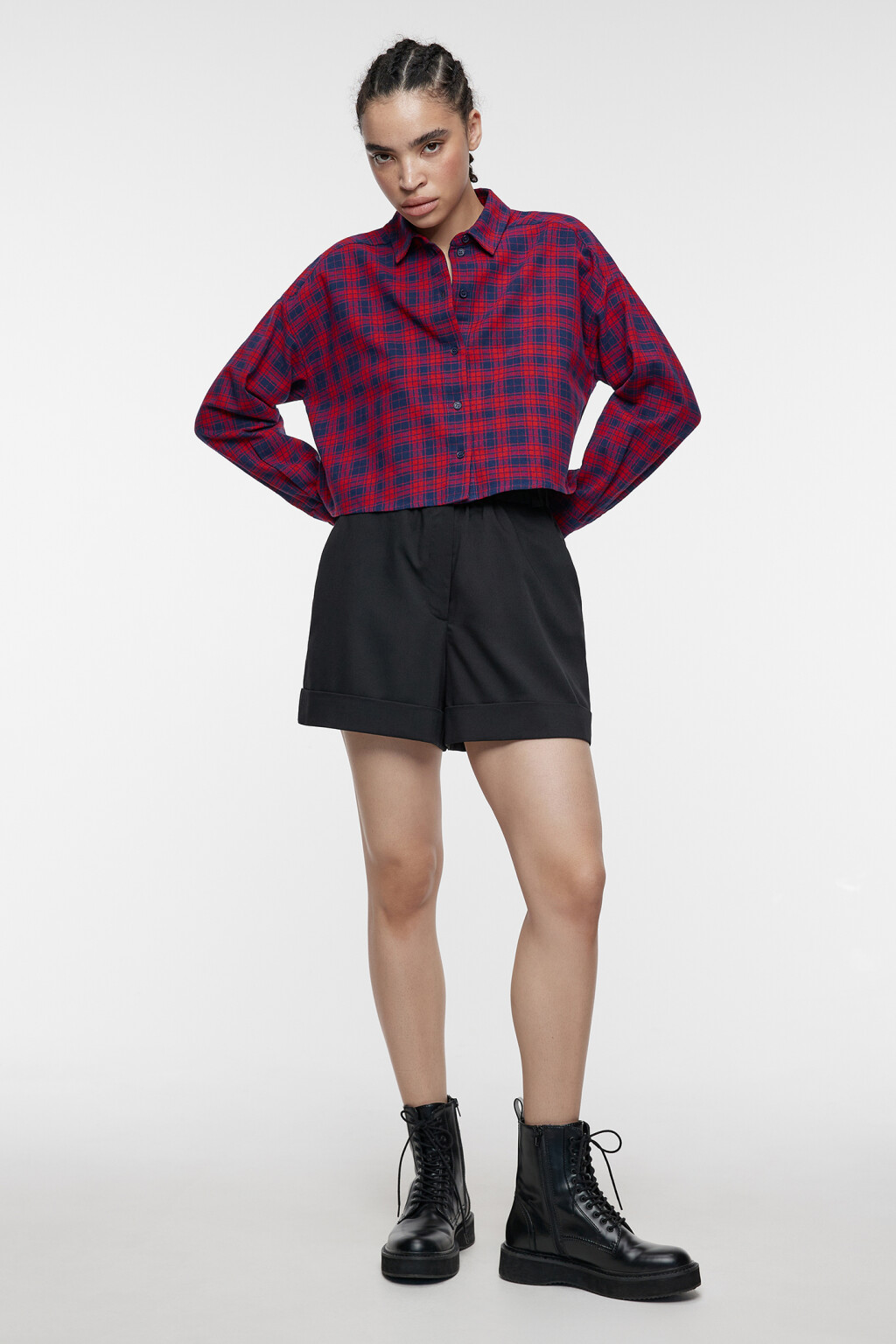 Рубашка фланелевая укороченная с принтом в клетку - цвет красный - 4