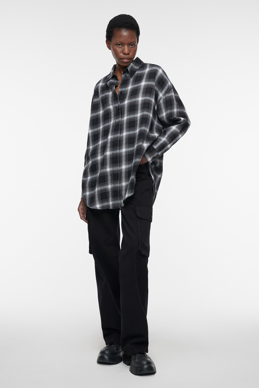 Рубашка oversize фланелевая с принтом в клетку - цвет черный - 5
