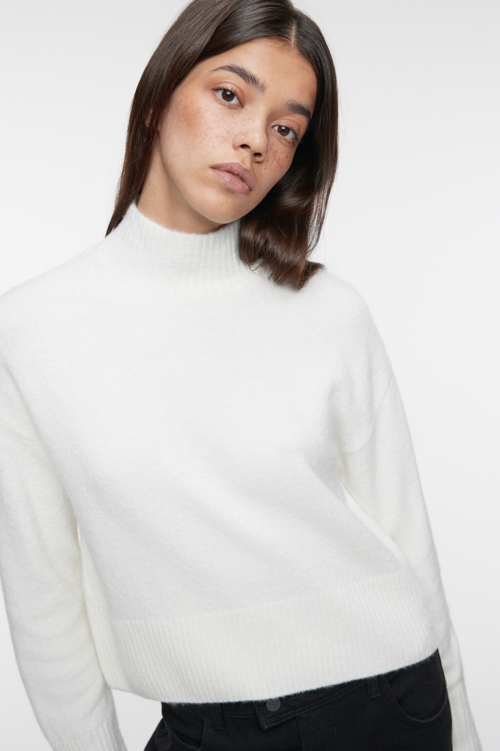 Свитер oversize вязаный с воротником-стойкой - цвет бежевый - 8