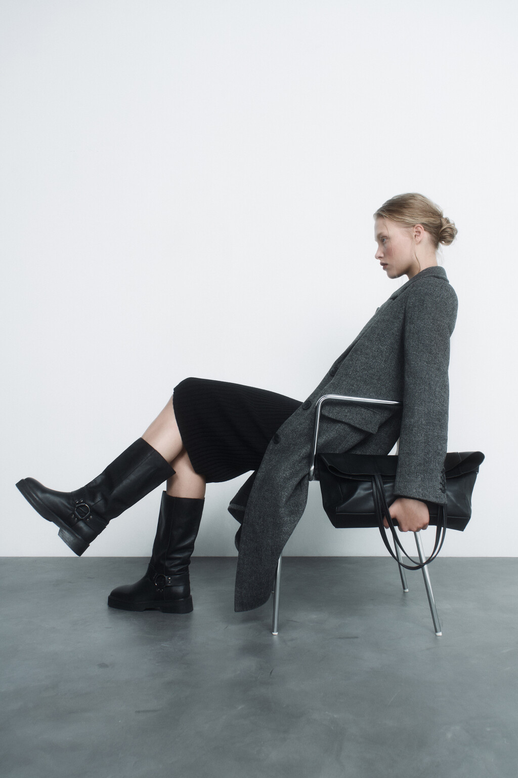 Платье-водолазка миди вискозное облегающего кроя - цвет черный - 7