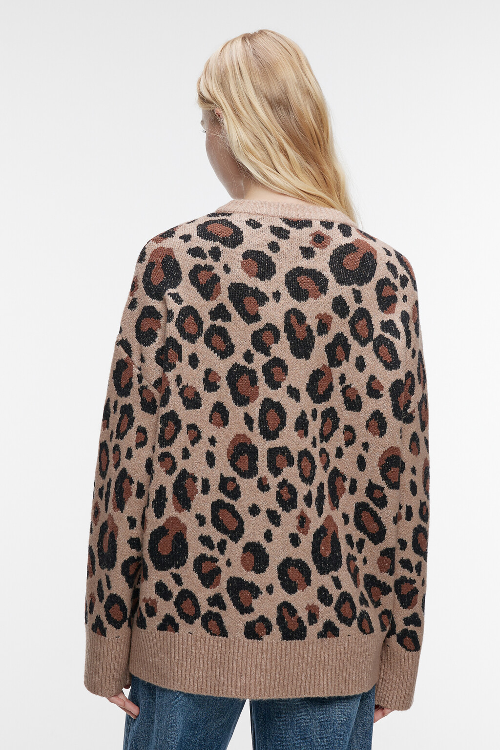 Свитер oversize вязаный с леопардовым принтом - цвет бежевый - 4