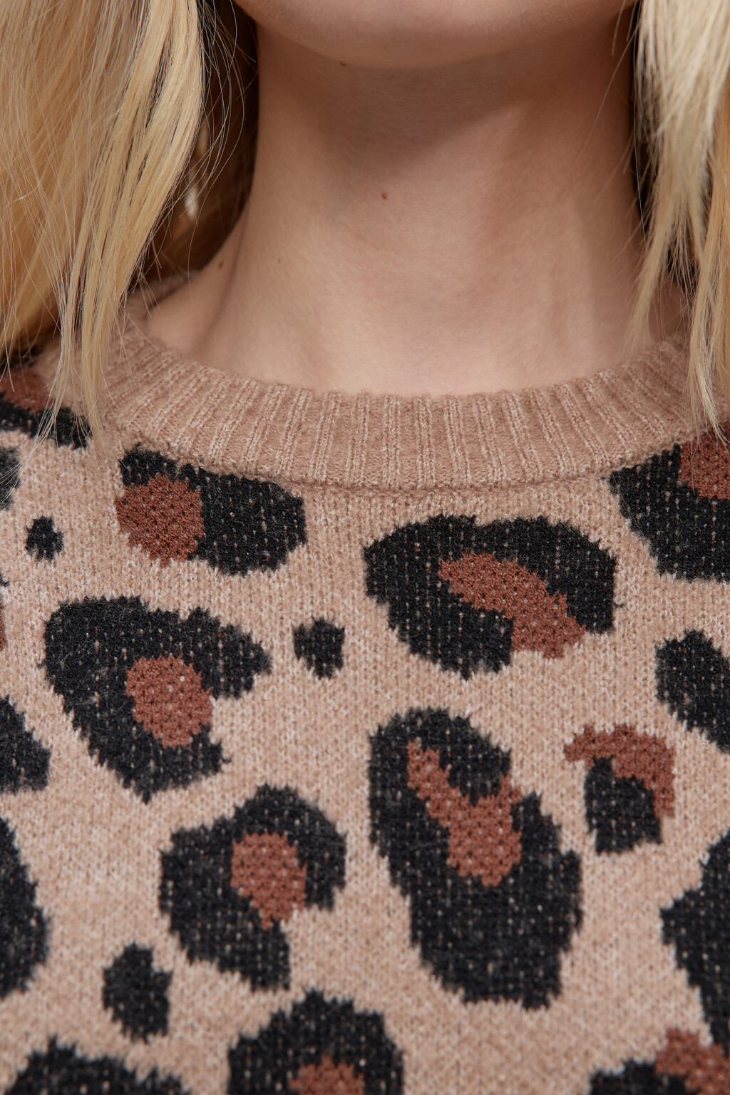 Свитер oversize вязаный с леопардовым принтом - цвет бежевый - 6