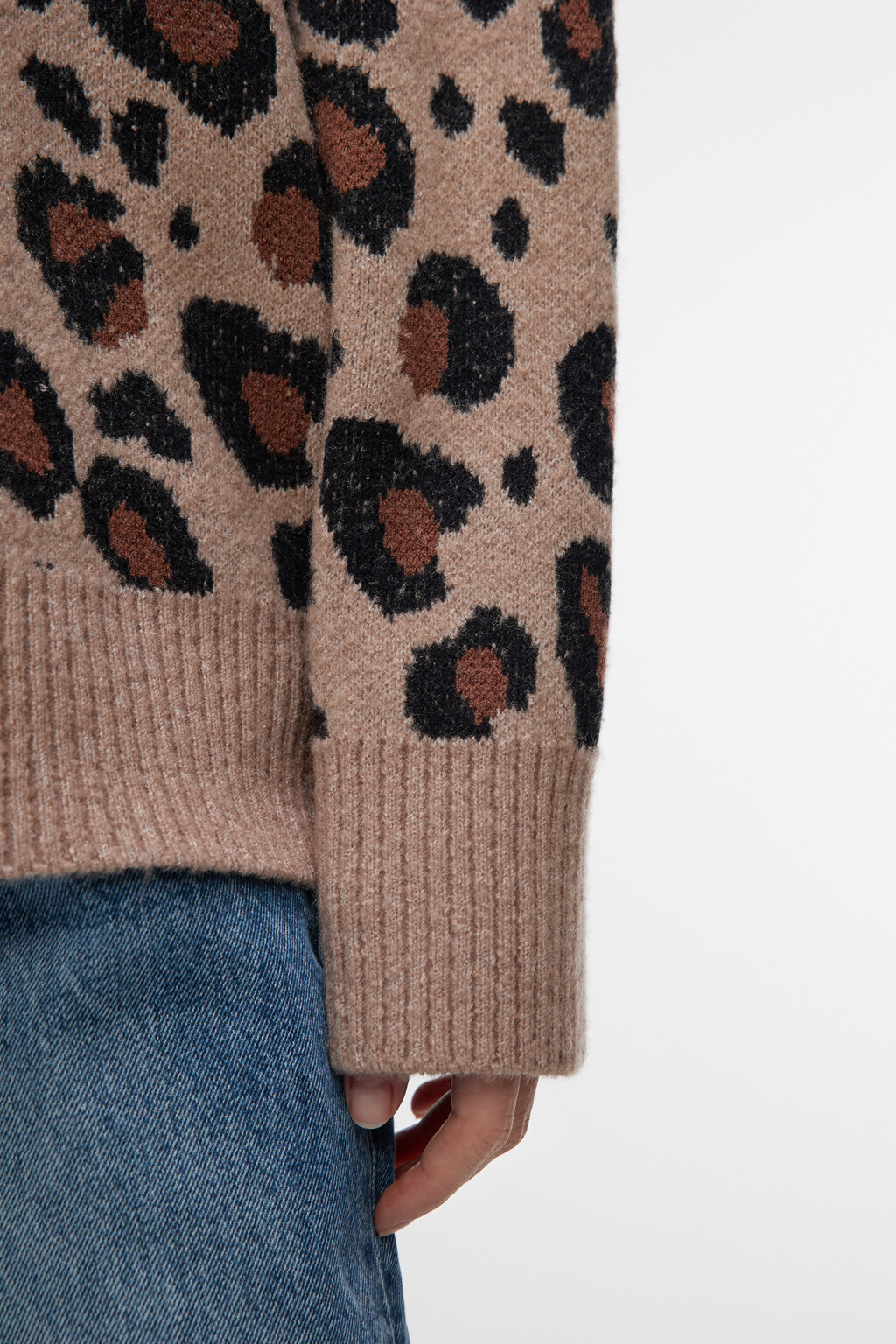 Свитер oversize вязаный с леопардовым принтом - цвет бежевый - 7