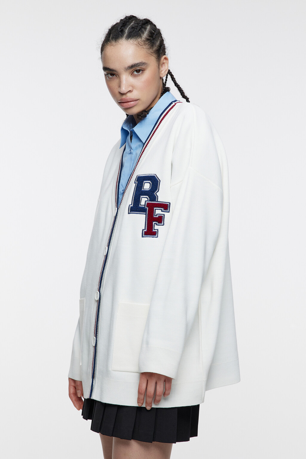 Кардиган oversize жаккардовый с карманами и нашивкой - цвет бежевый - 3