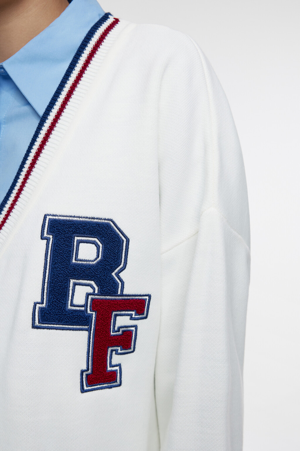 Кардиган oversize жаккардовый с карманами и нашивкой - цвет бежевый - 6