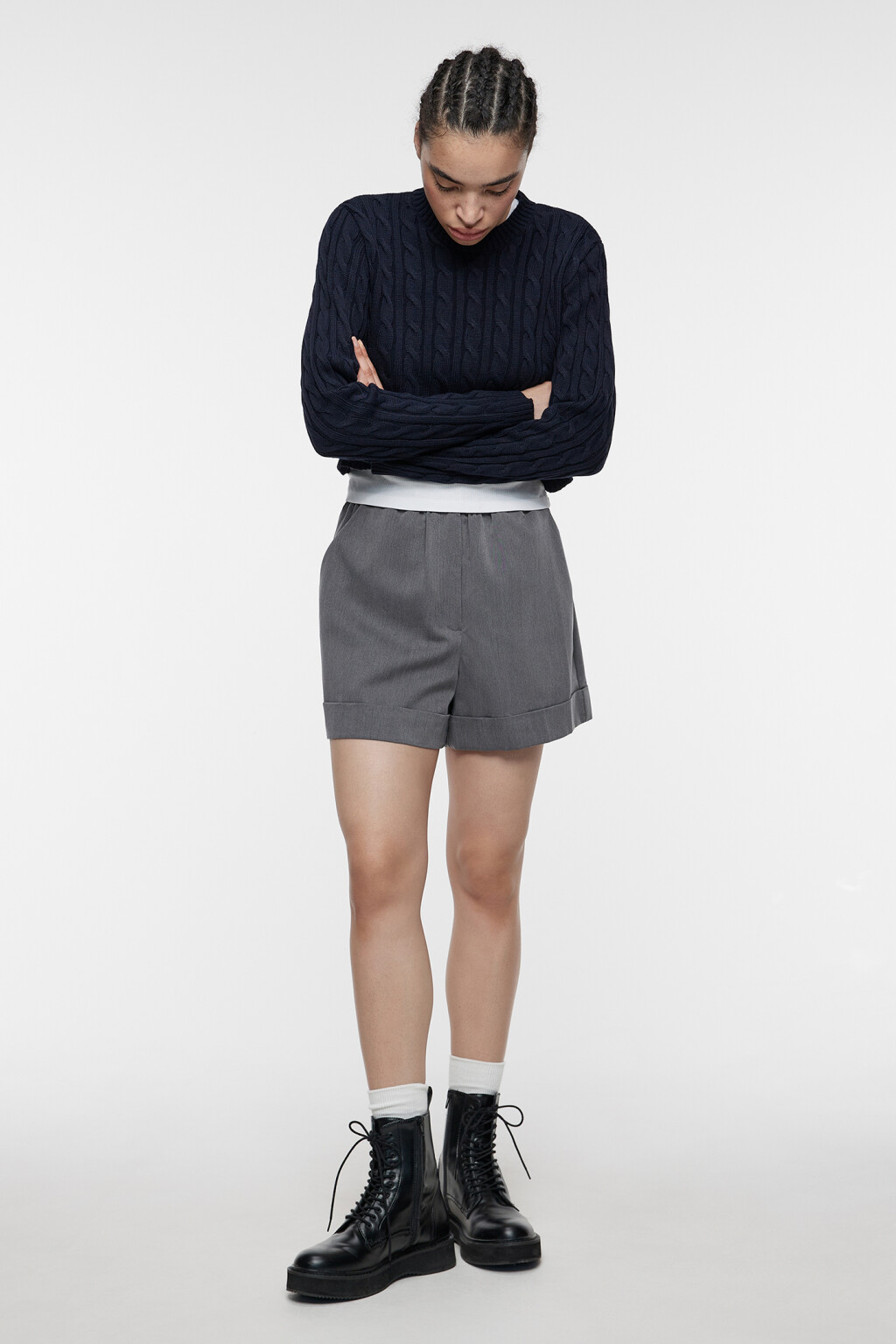 Джемпер вязаный укороченный с узором-косичкой - цвет синий - 1