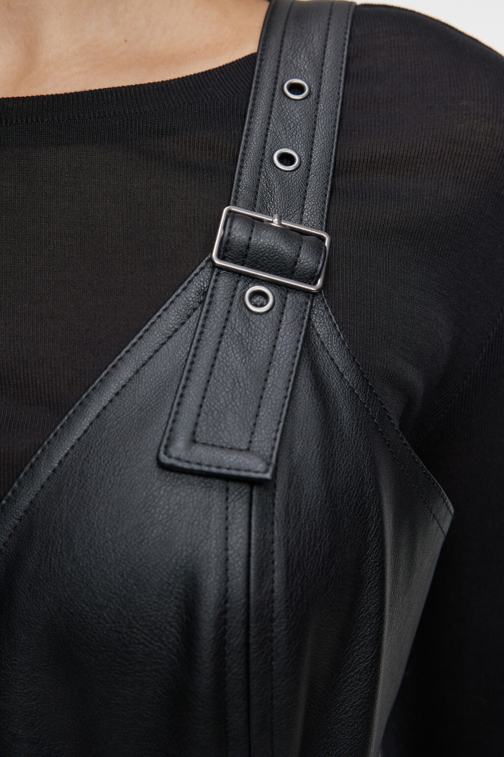 Платье-сарафан миди приталенное с запахом - цвет черный - 5