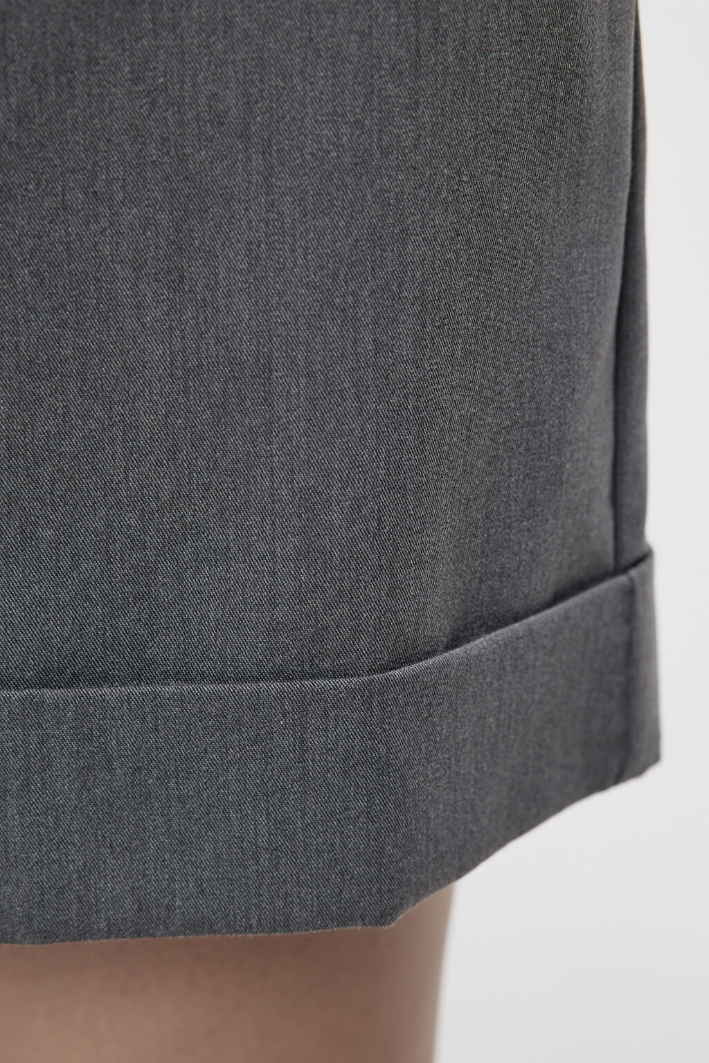 Шорты короткие костюмные с высокой посадкой на резинке - цвет серый - 7