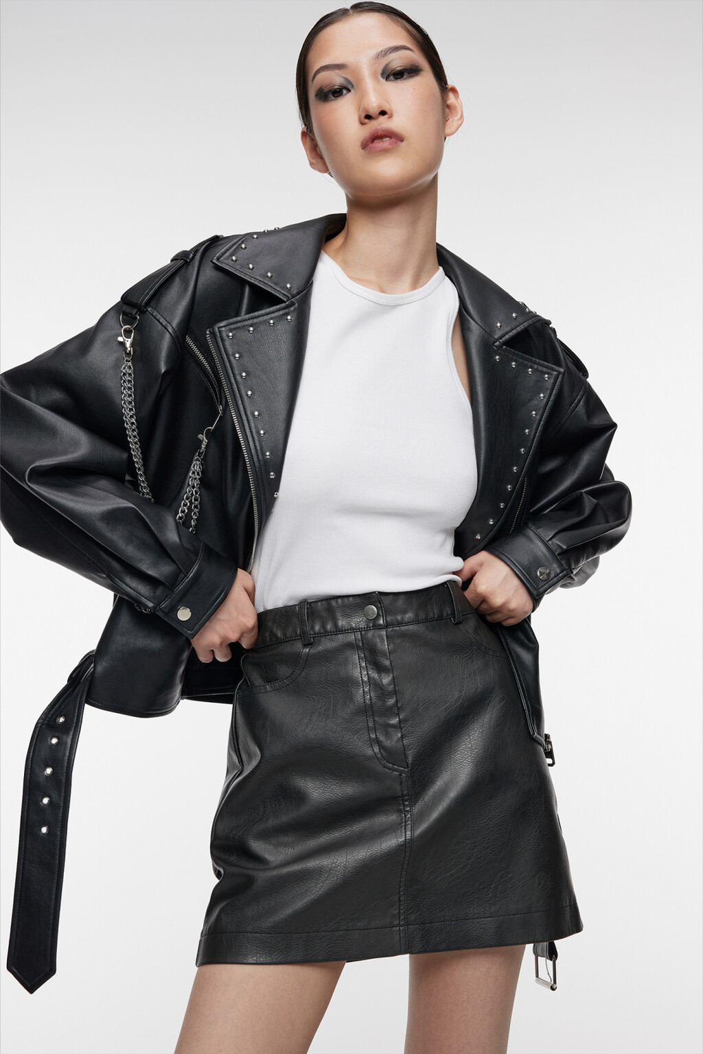 Юбка-карандаш мини из искусственной кожи - цвет черный - 7