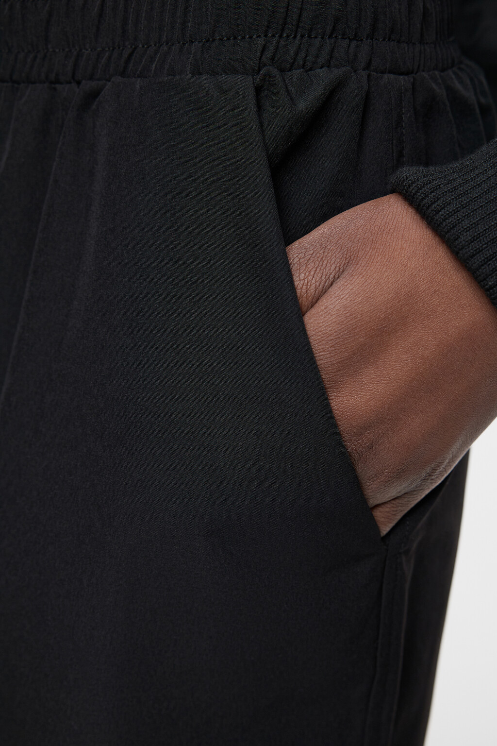 Брюки-парашюты широкие с утяжками и карманами карго - цвет черный - 6