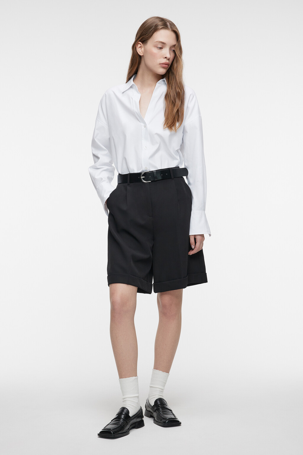 Шорты-бермуды костюмные с ремнем - цвет черный - 4