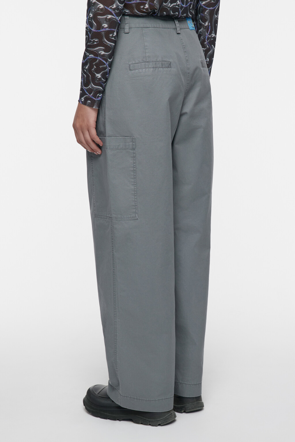 Брюки широкие хлопковые с карманами карго - цвет серый - 3