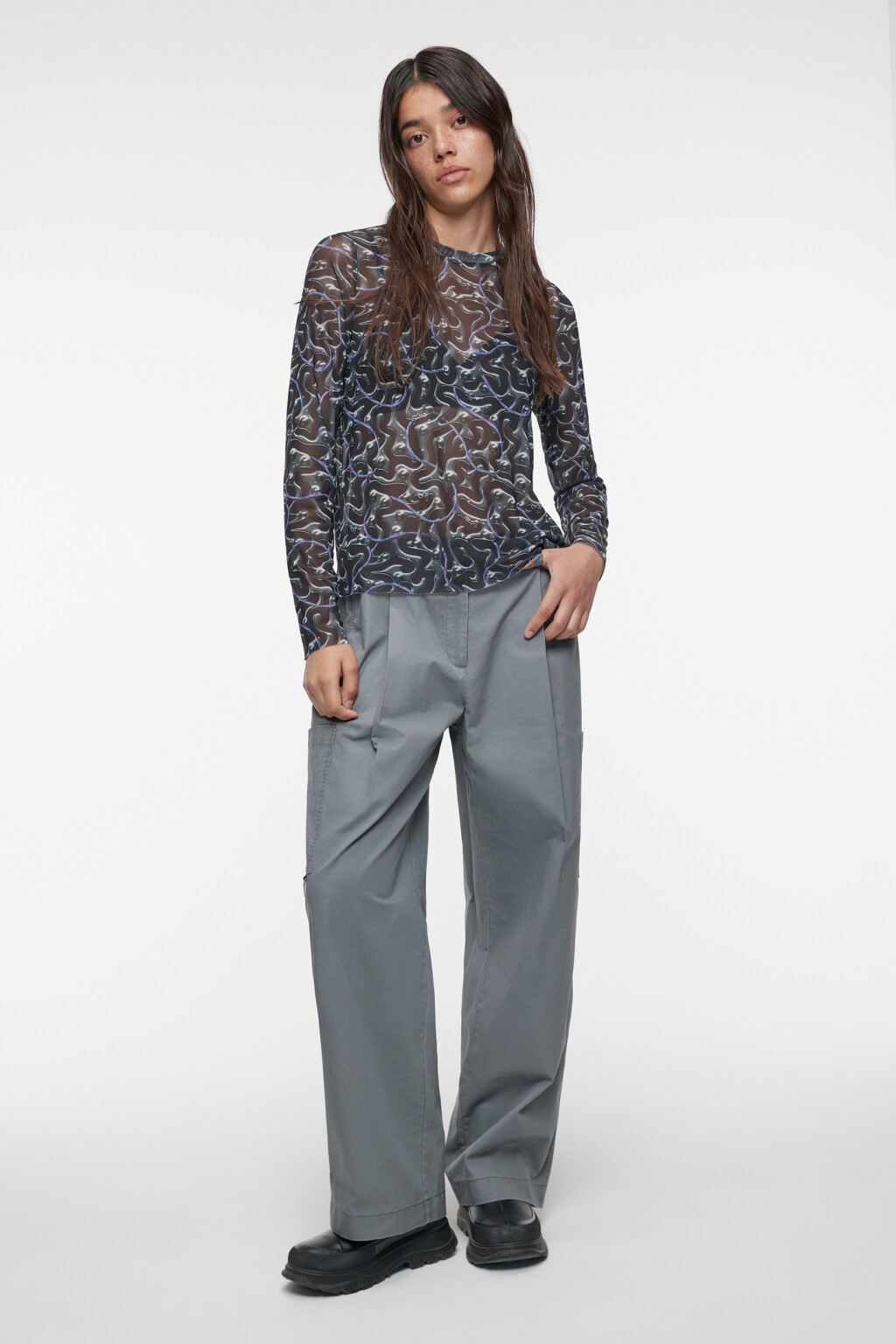 Брюки широкие хлопковые с карманами карго - цвет серый - 4