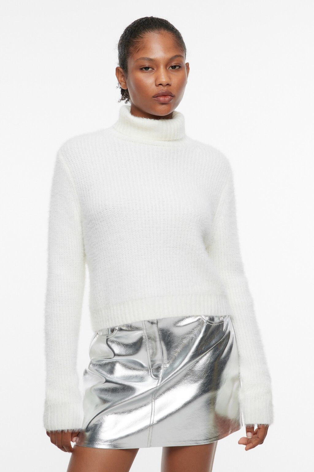 Свитер с горлом вязаный из пушистой пряжи-травки - цвет бежевый - 2