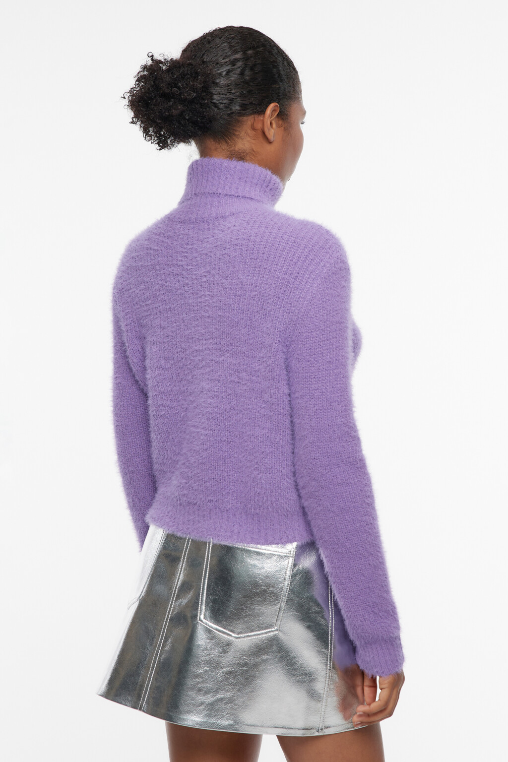 Свитер с горлом вязаный из пушистой пряжи-травки - цвет сиреневый - 3
