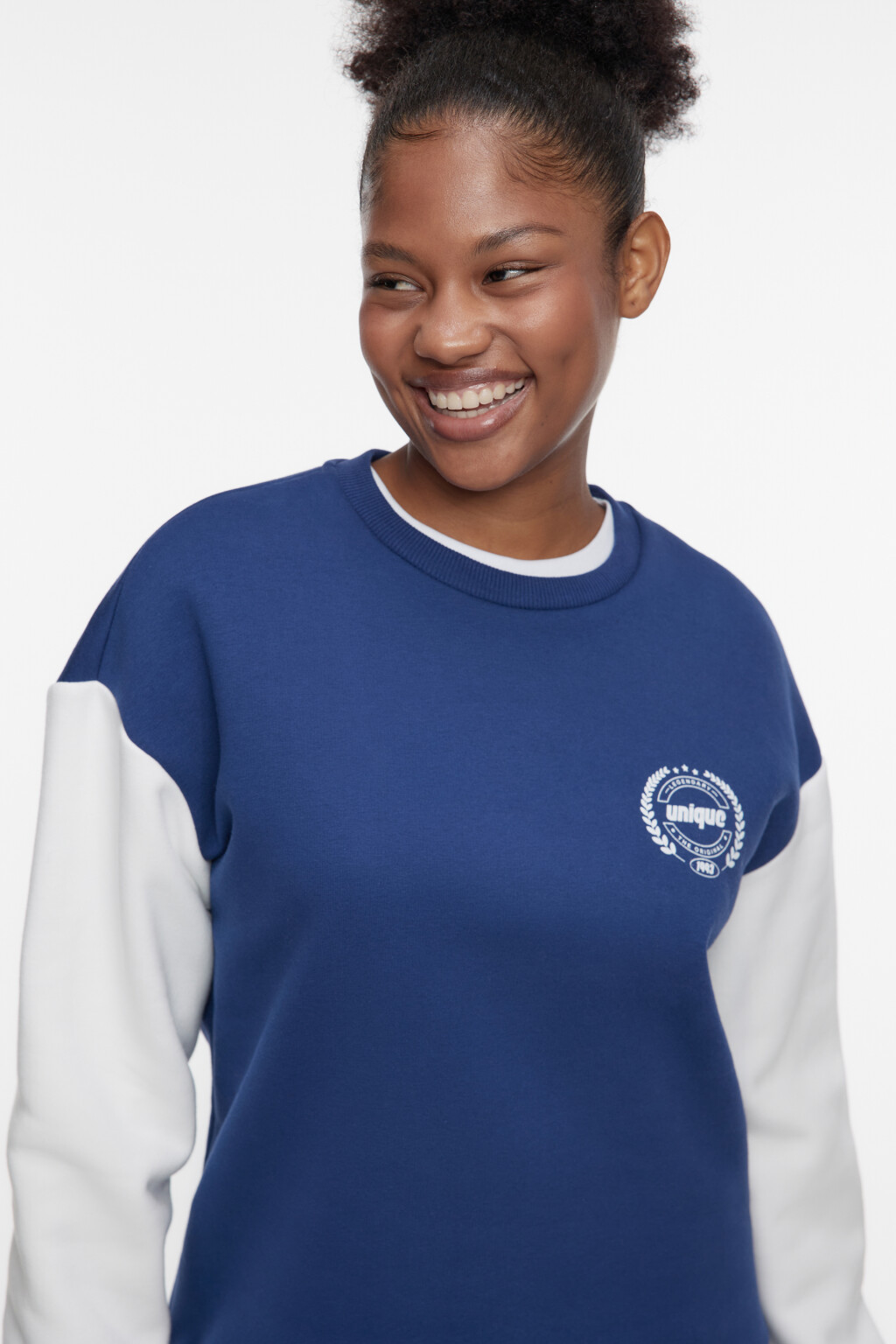 Свитшот oversize утепленный с университетским принтом - цвет синий - 2