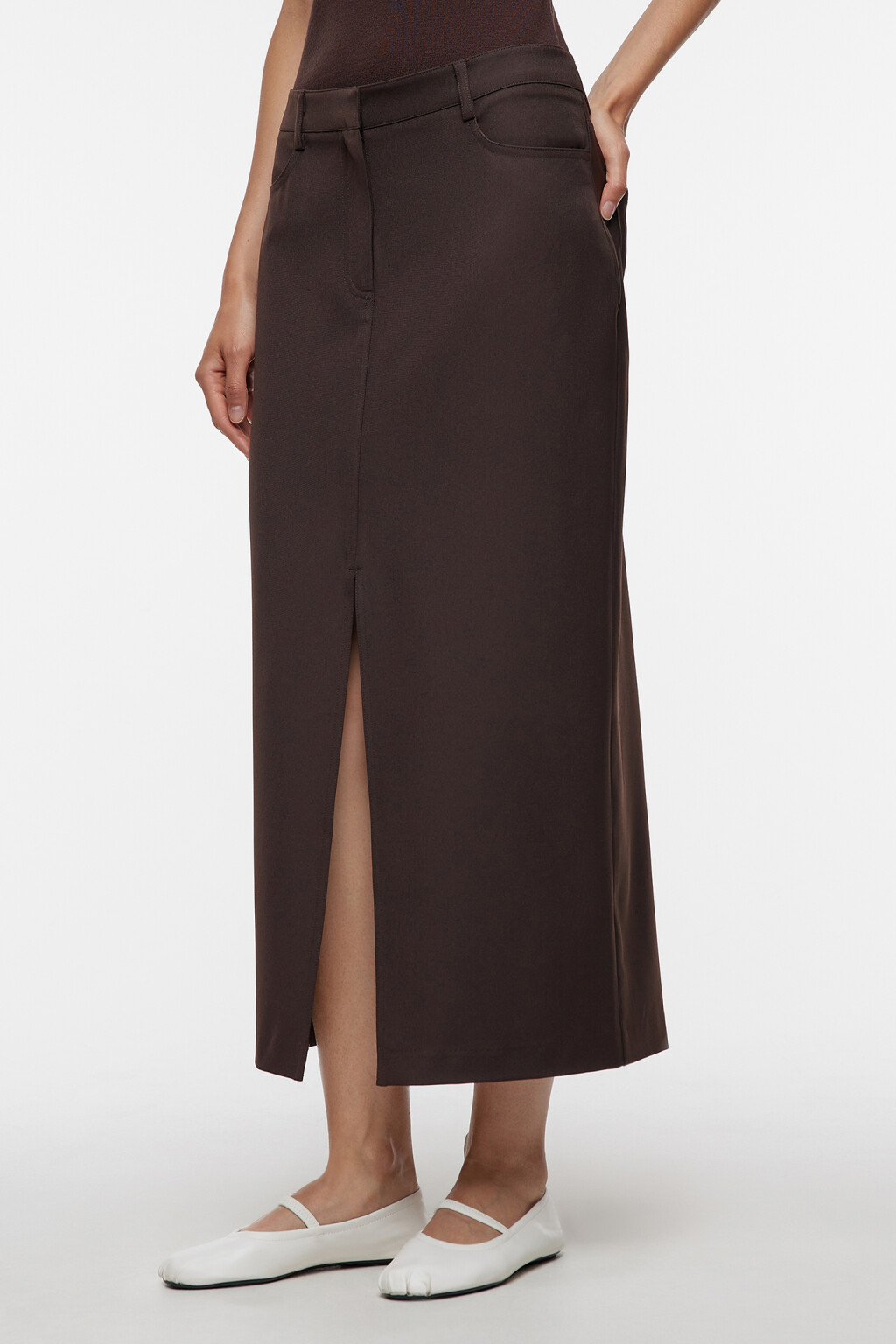 Юбка-карандаш миди прямая с разрезом спереди - цвет коричневый - 2