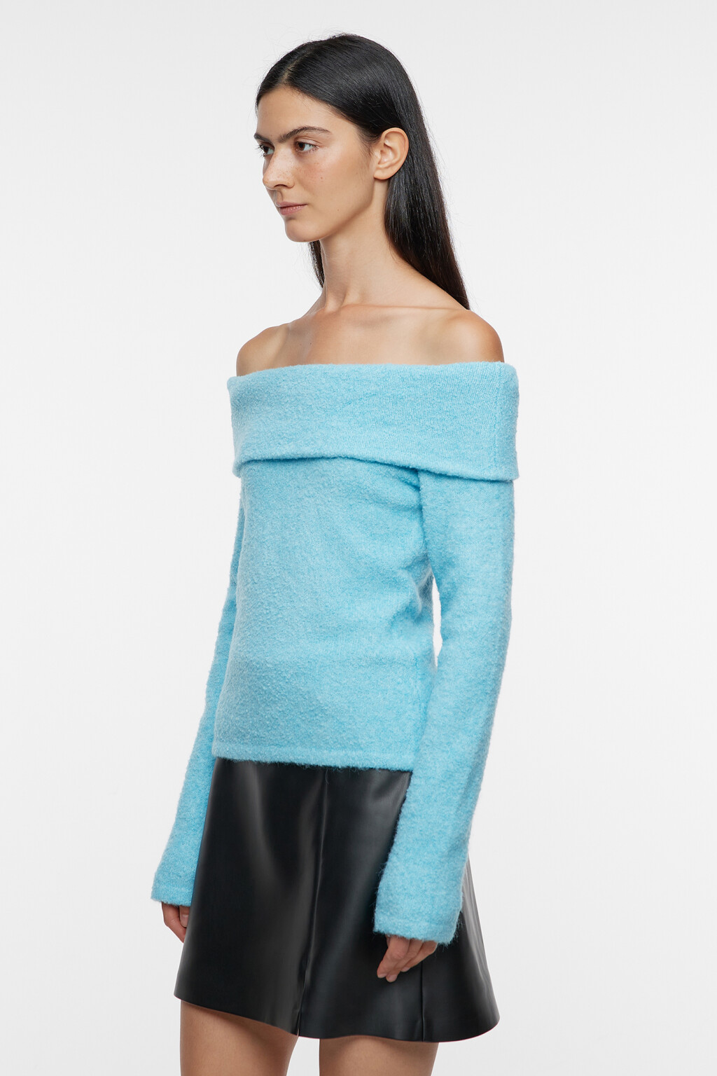 Джемпер вязаный с открытыми плечами - цвет голубой - 3
