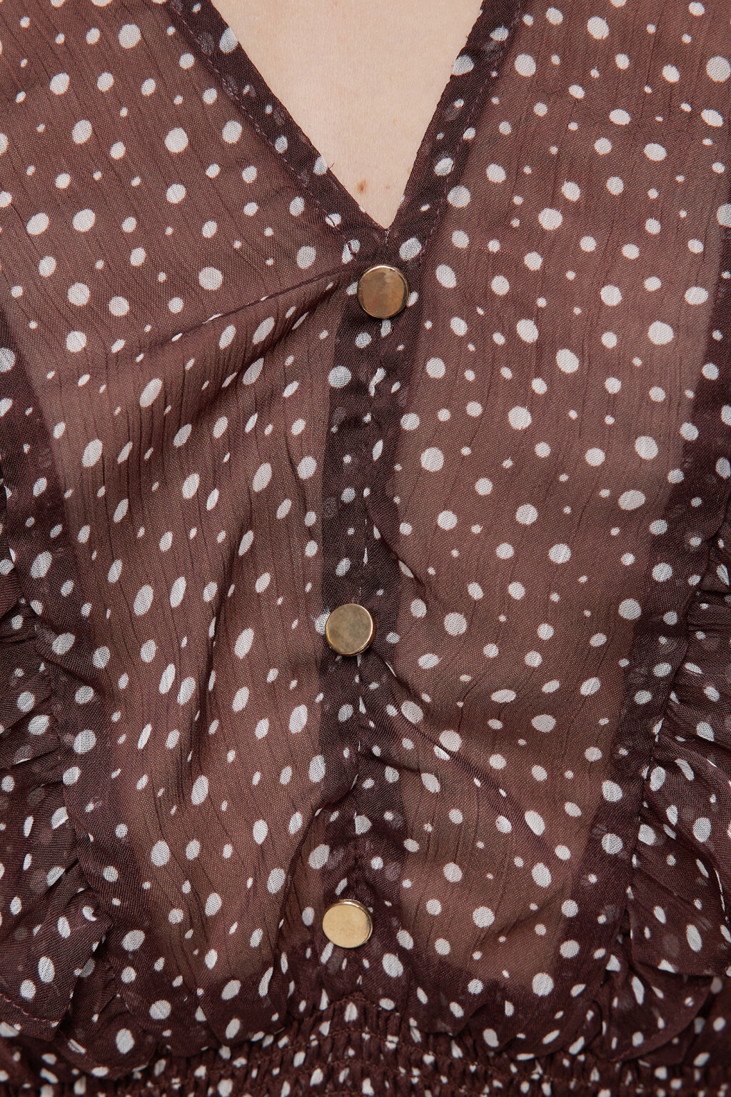 Платье мини шифоновое приталенное с воланом и оборками - цвет коричневый - 5