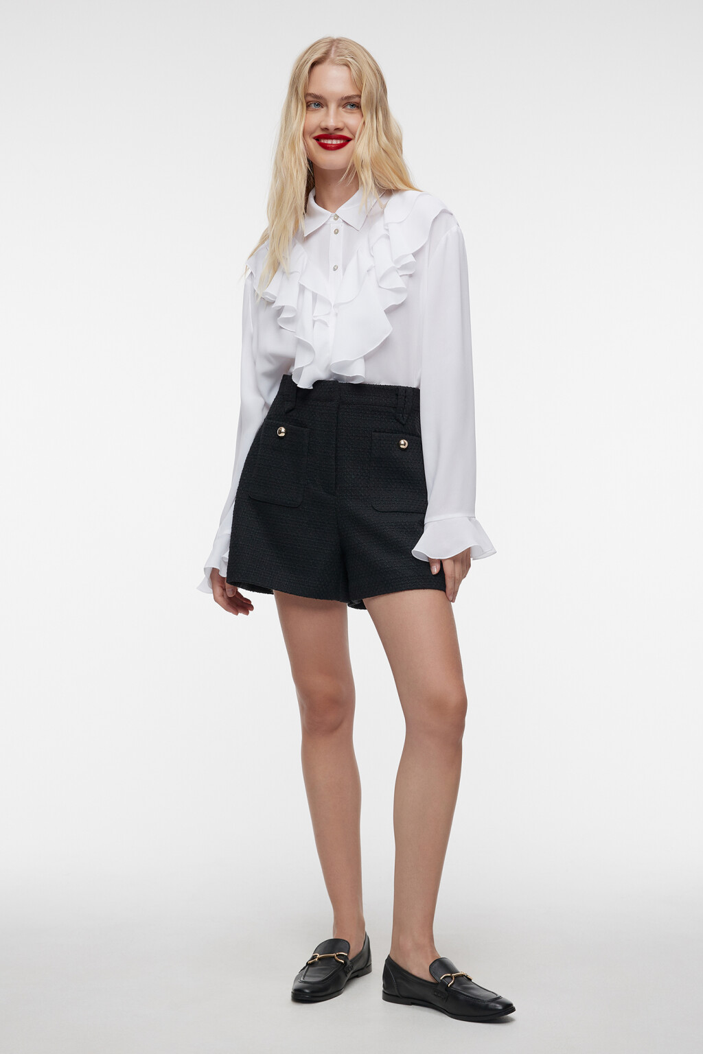 Блузка шифоновая свободная с воланом и оборками - цвет белый - 5