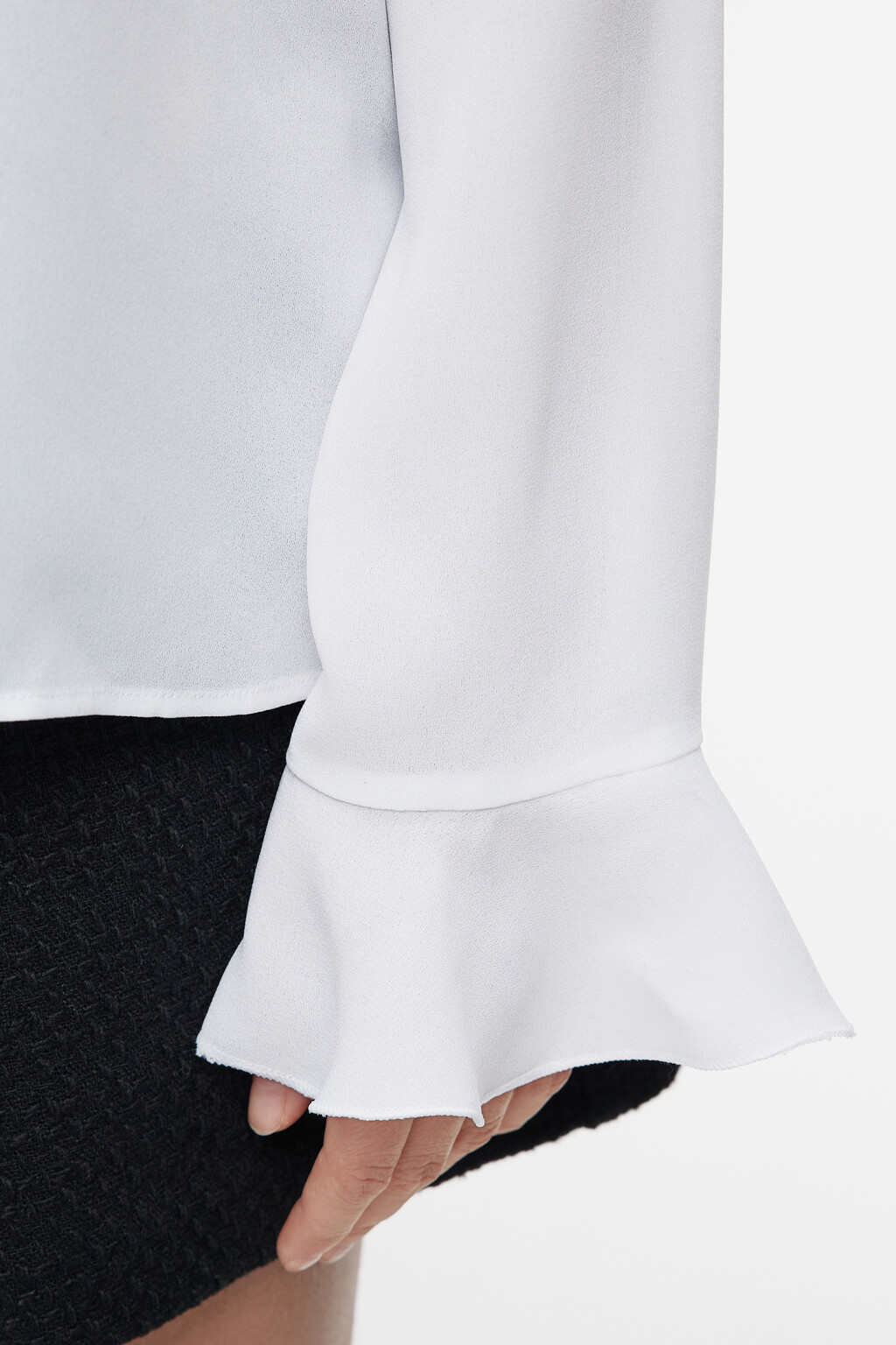 Блузка шифоновая свободная с воланом и оборками - цвет белый - 7