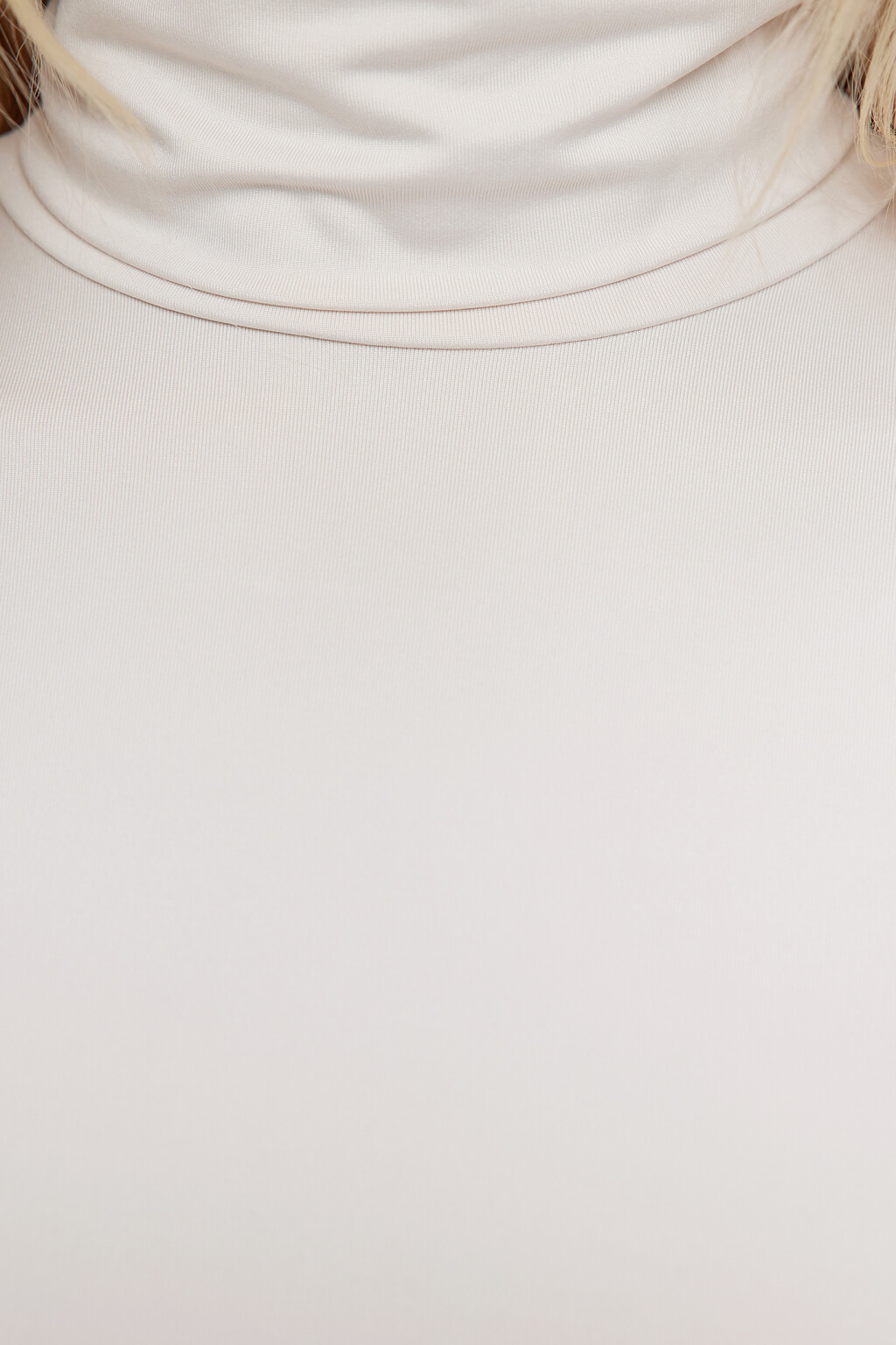 Водолазка гладкая облегающая с воротником-гольфом - цвет бежевый - 5