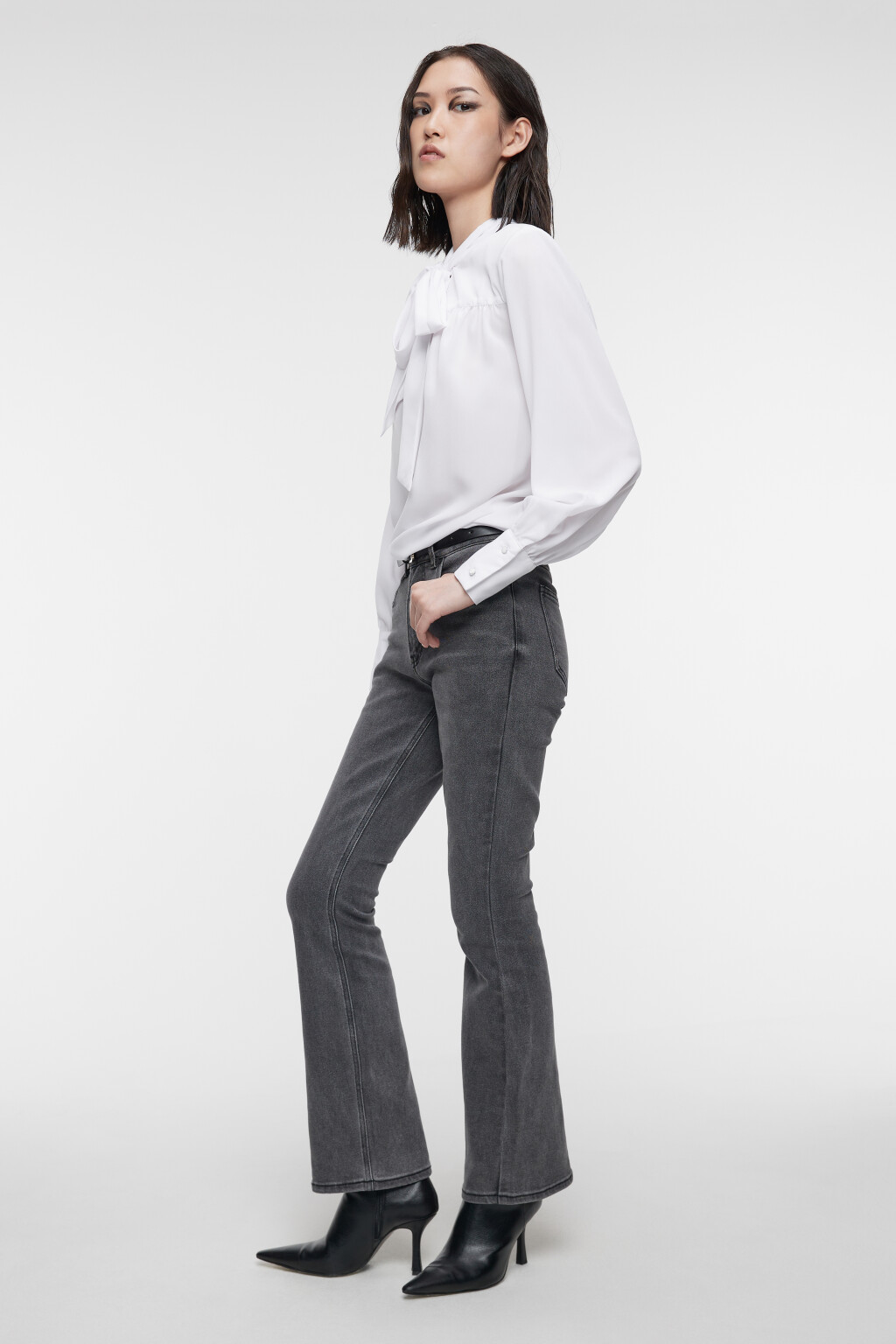 Блузка с длинными рукавами и пышным галстуком-бантом - цвет белый - 8