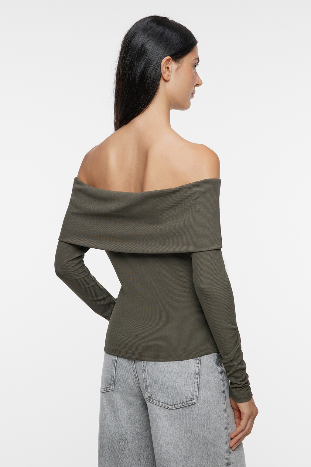 Топ-лонгслив облегающий с вырезом бандо - цвет зеленый - 5