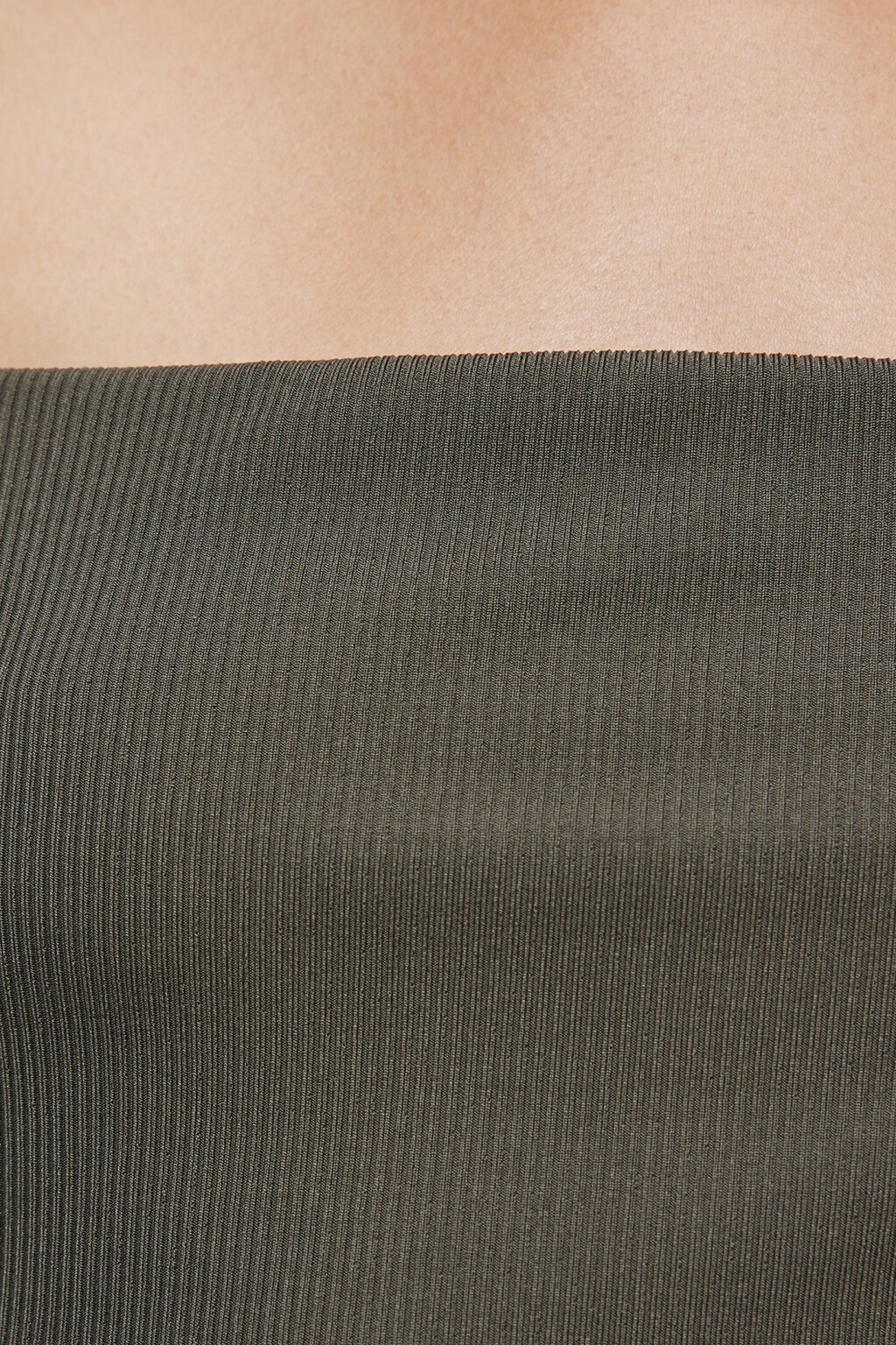 Топ-лонгслив облегающий с вырезом бандо - цвет зеленый - 6