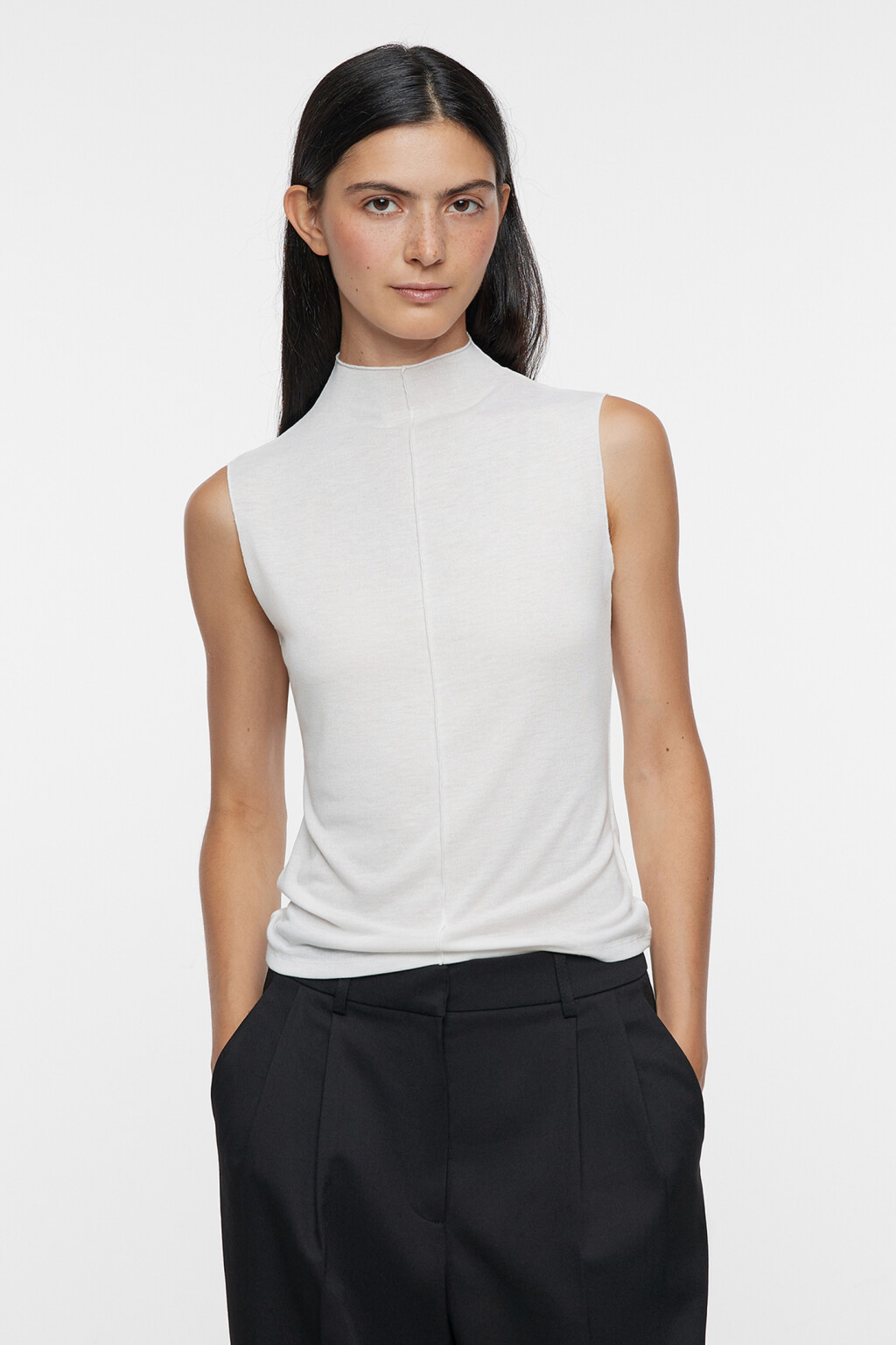 Топ-блузка без рукавов облегающий с воротником-стойкой - цвет бежевый - 1