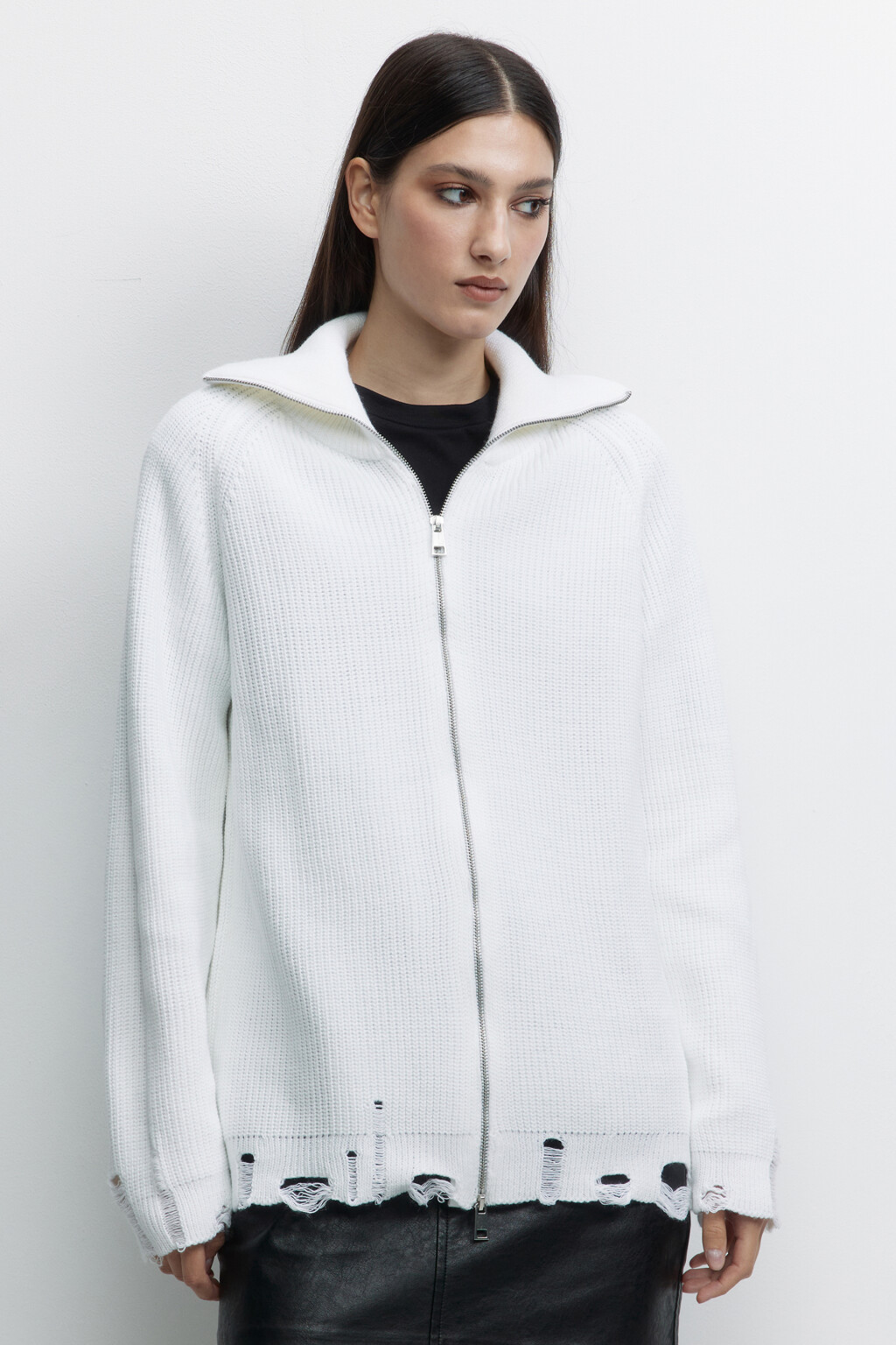 Кардиган на молнии вязаный рваный с воротником-стойкой - цвет бежевый - 2