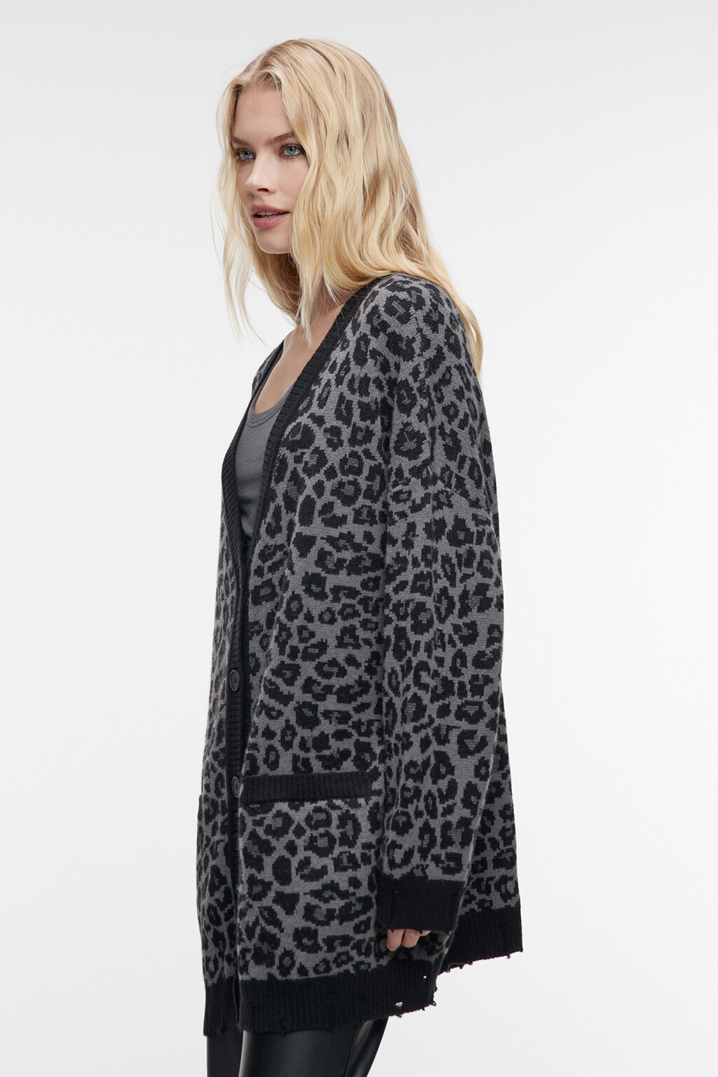 Кардиган oversize жаккардовый с леопардовым принтом - цвет серый - 4