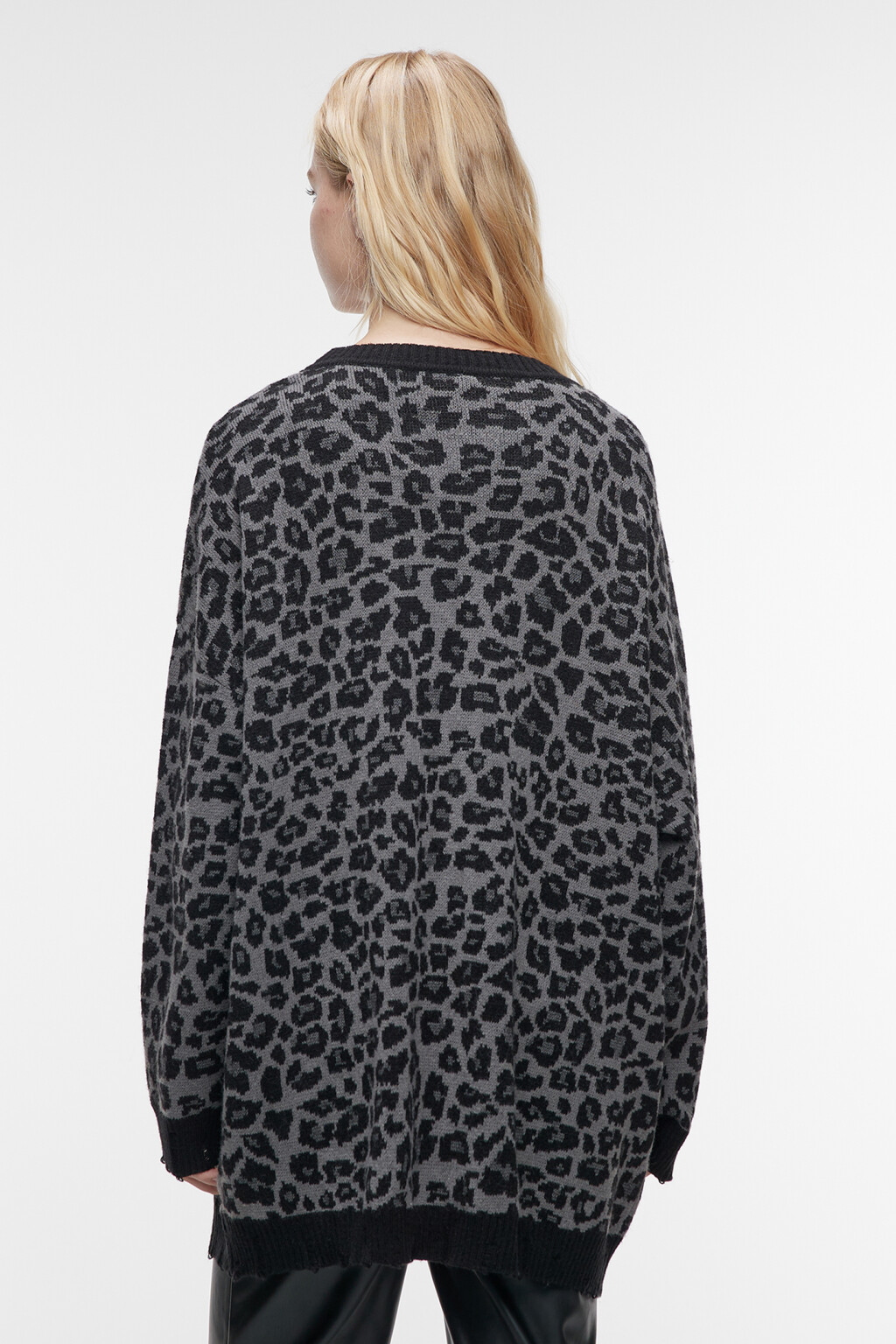 Кардиган oversize жаккардовый с леопардовым принтом - цвет серый - 5