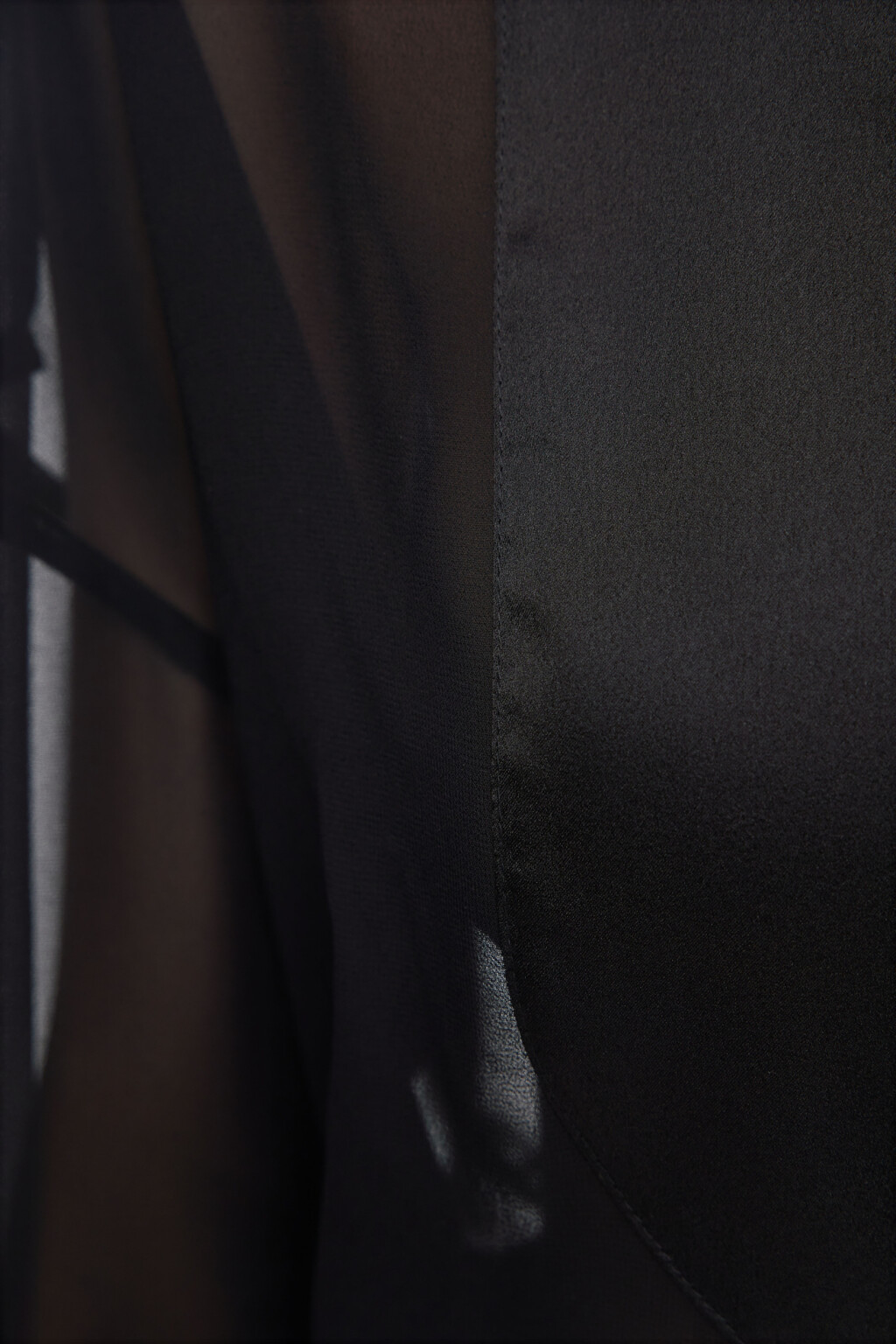 Блузка-рубашка oversize шифоновая прозрачная с манишкой - цвет черный - 5