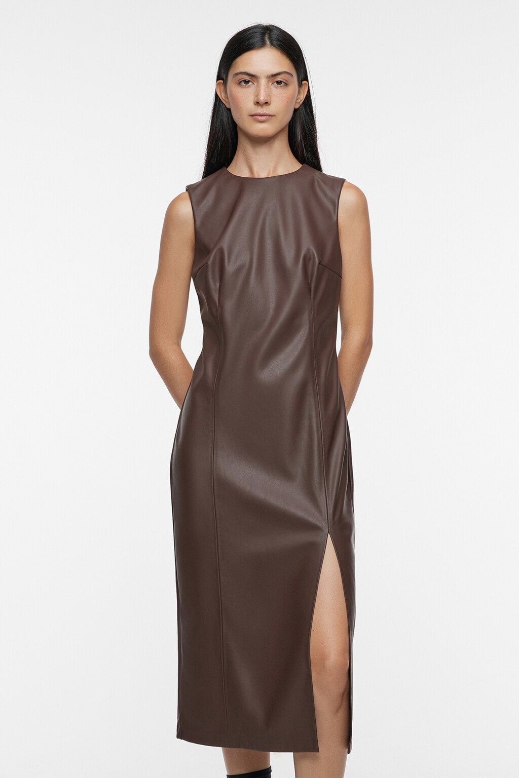 Платье-футляр миди из искусственной кожи с разрезом на бедре - цвет коричневый - 7