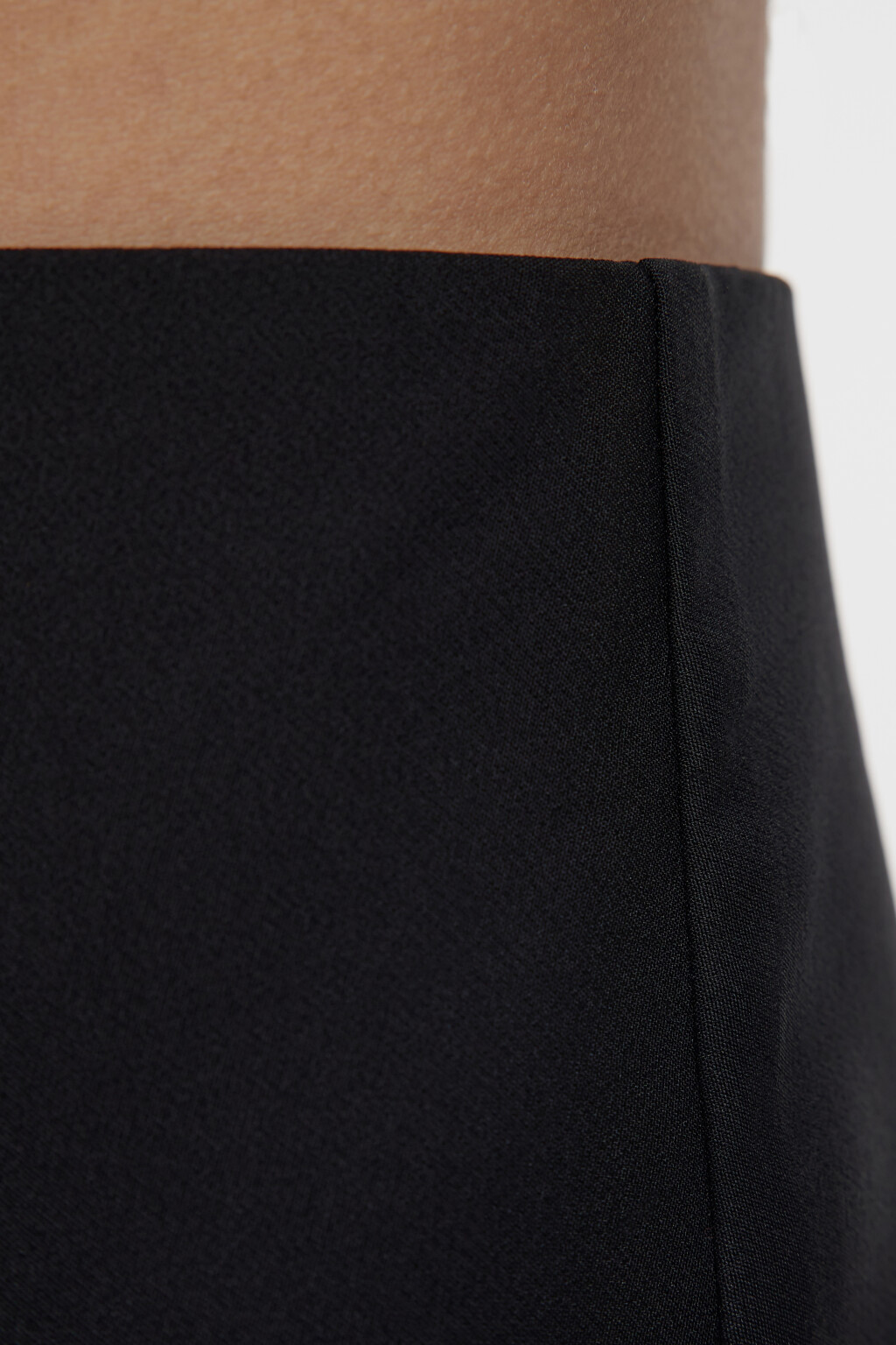 Юбка-карандаш мини с металлическими заклепками - цвет черный - 5