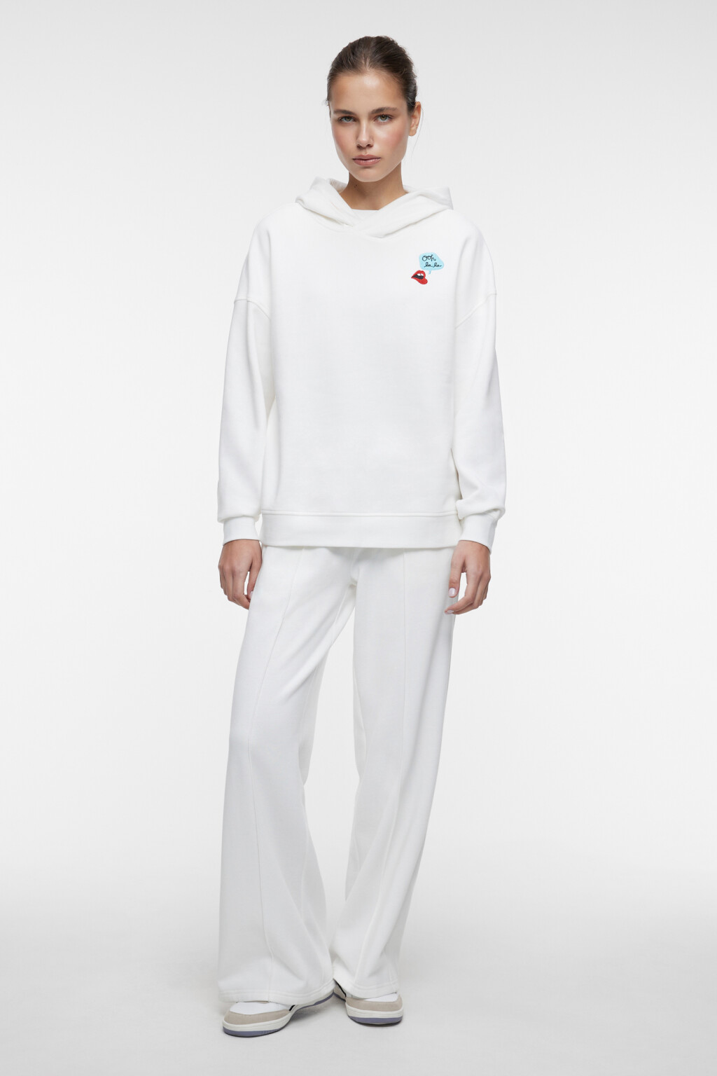 Худи oversize хлопковая утепленная с капюшоном и принтом - цвет белый - 1