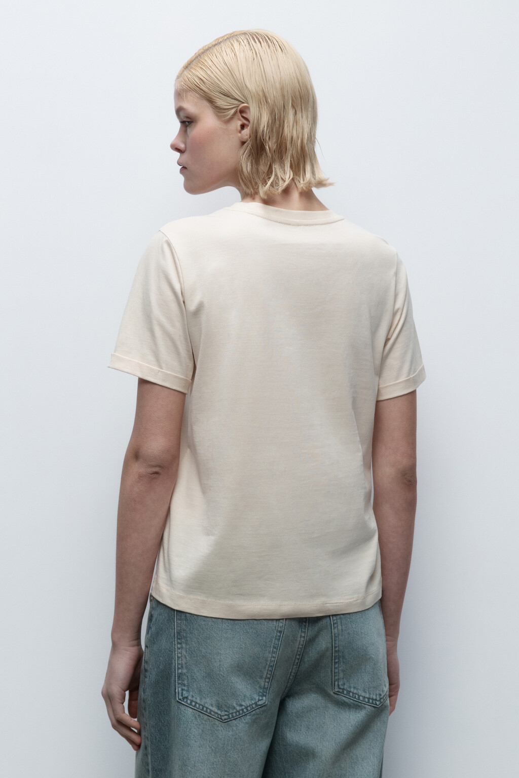 Футболка хлопковая свободная с принтом-надписью - цвет бежевый - 4