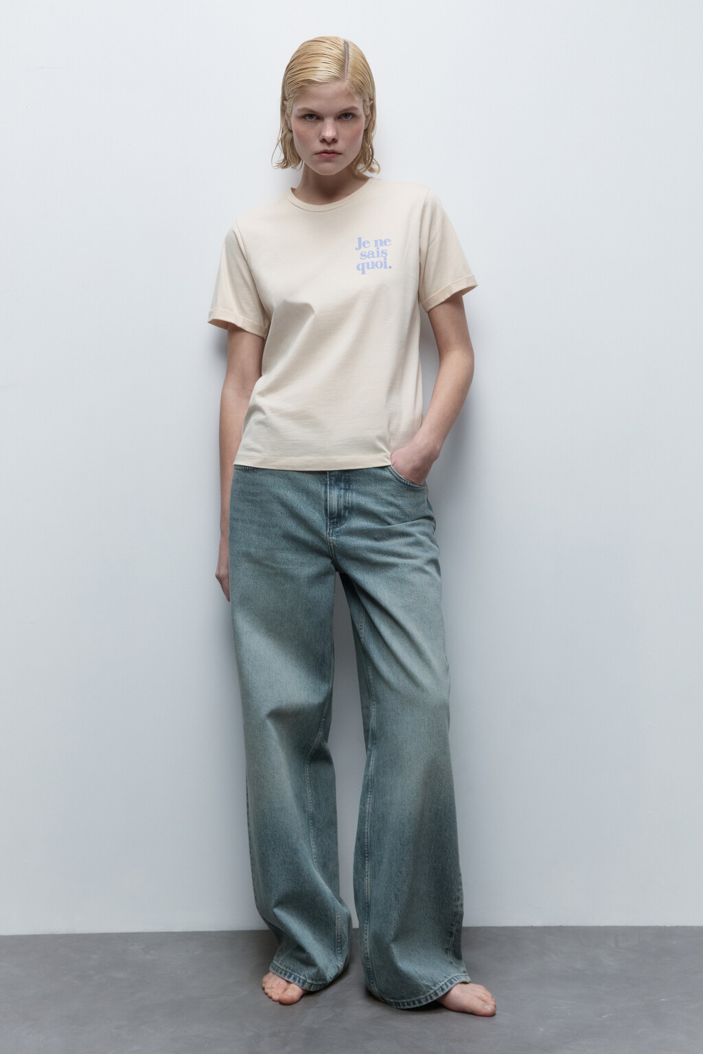 Футболка хлопковая свободная с принтом-надписью - цвет бежевый - 1