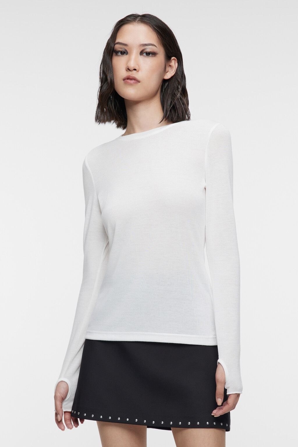 Лонгслив вискозный облегающий с вырезом для пальца - цвет бежевый - 2