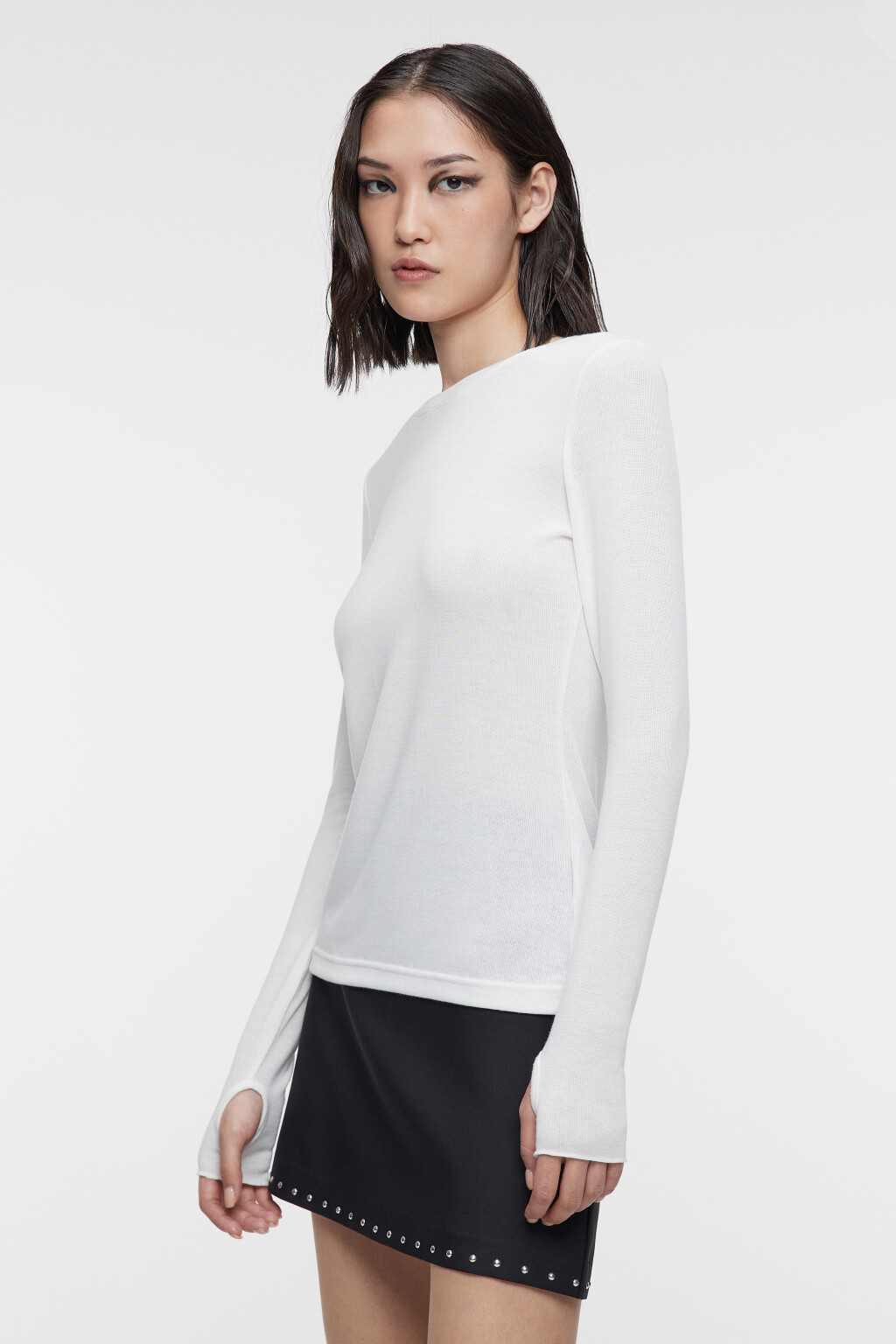 Лонгслив вискозный облегающий с вырезом для пальца - цвет бежевый - 3