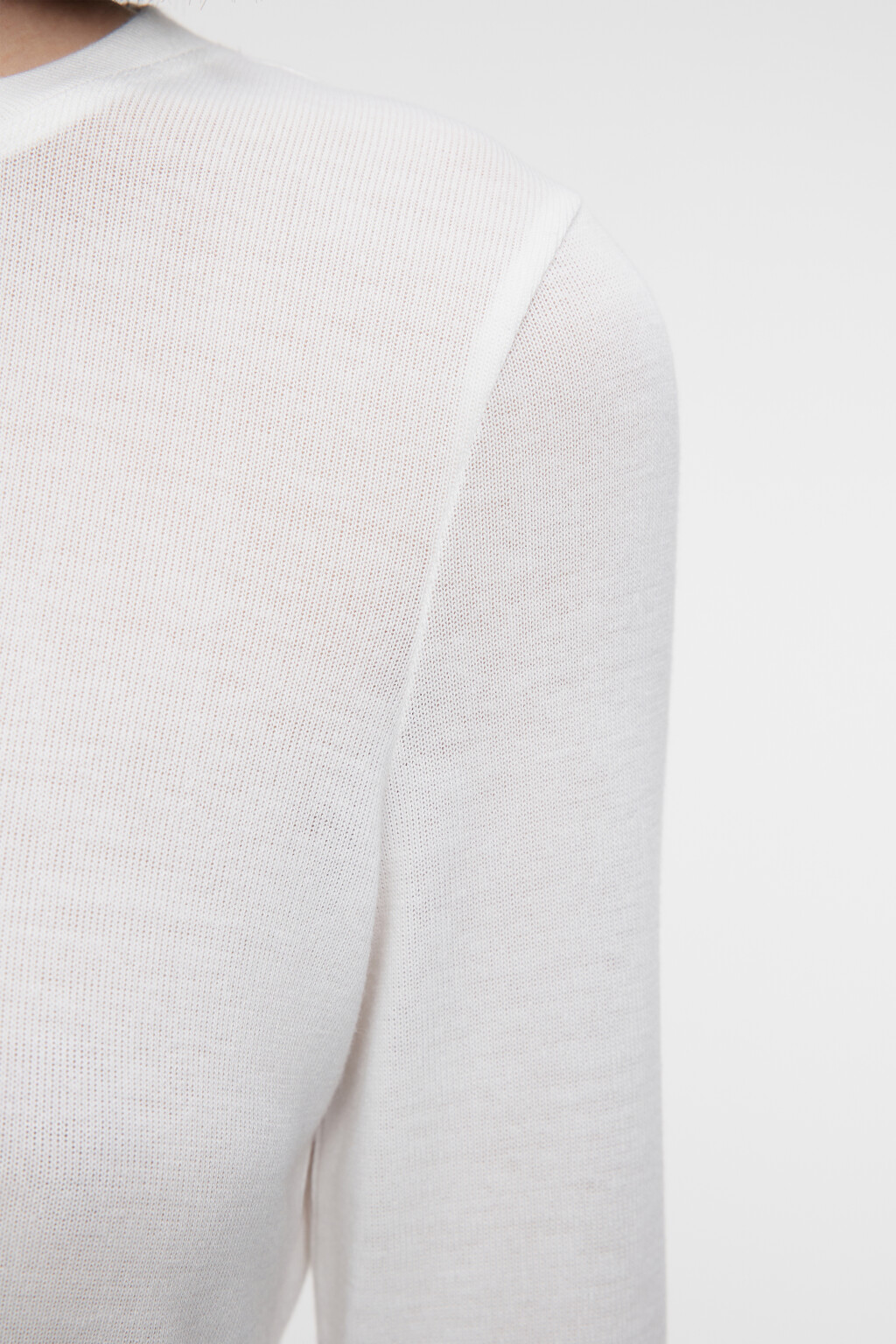 Лонгслив вискозный облегающий с вырезом для пальца - цвет бежевый - 6