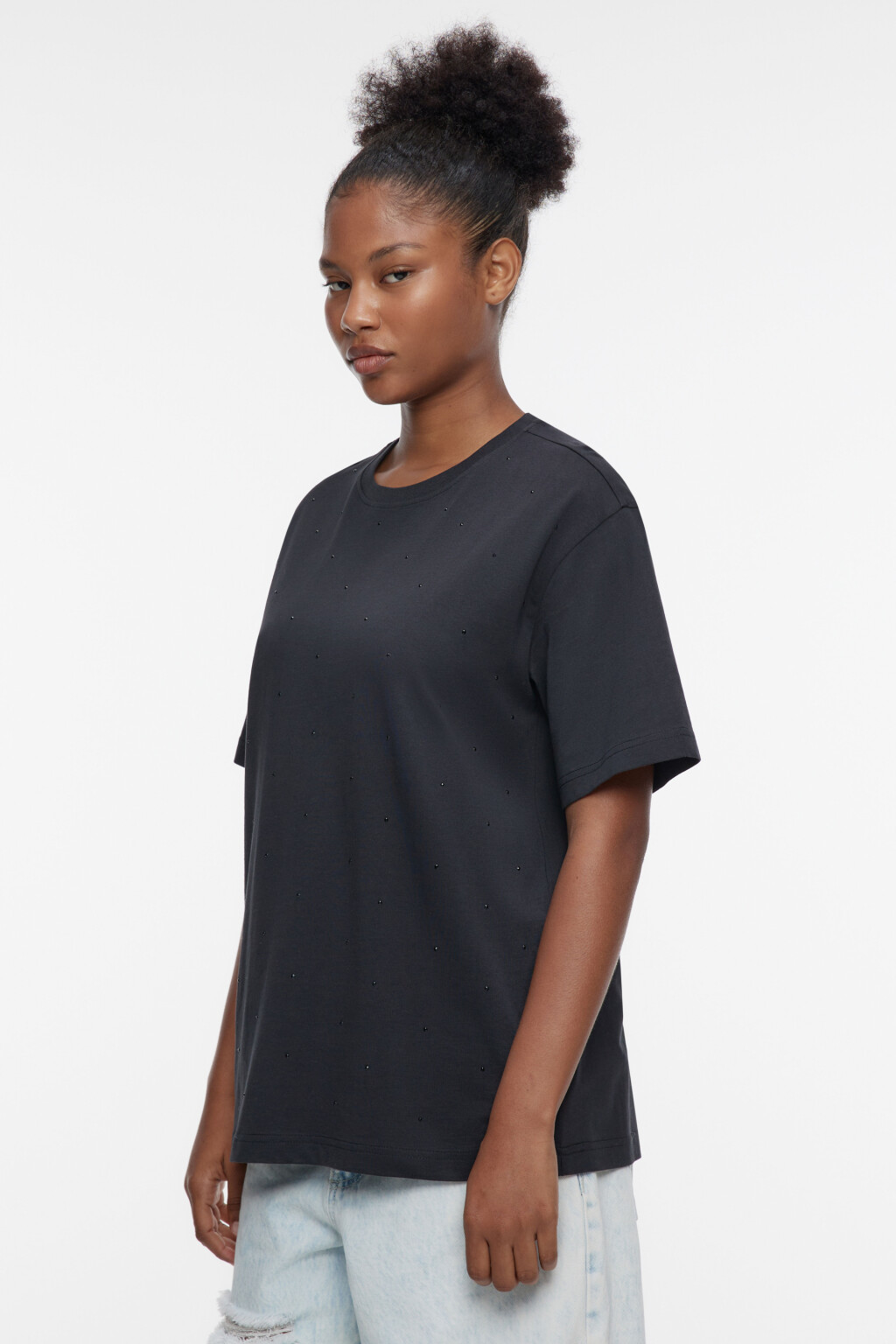 Футболка oversize хлопковая со стразами - цвет черный - 3