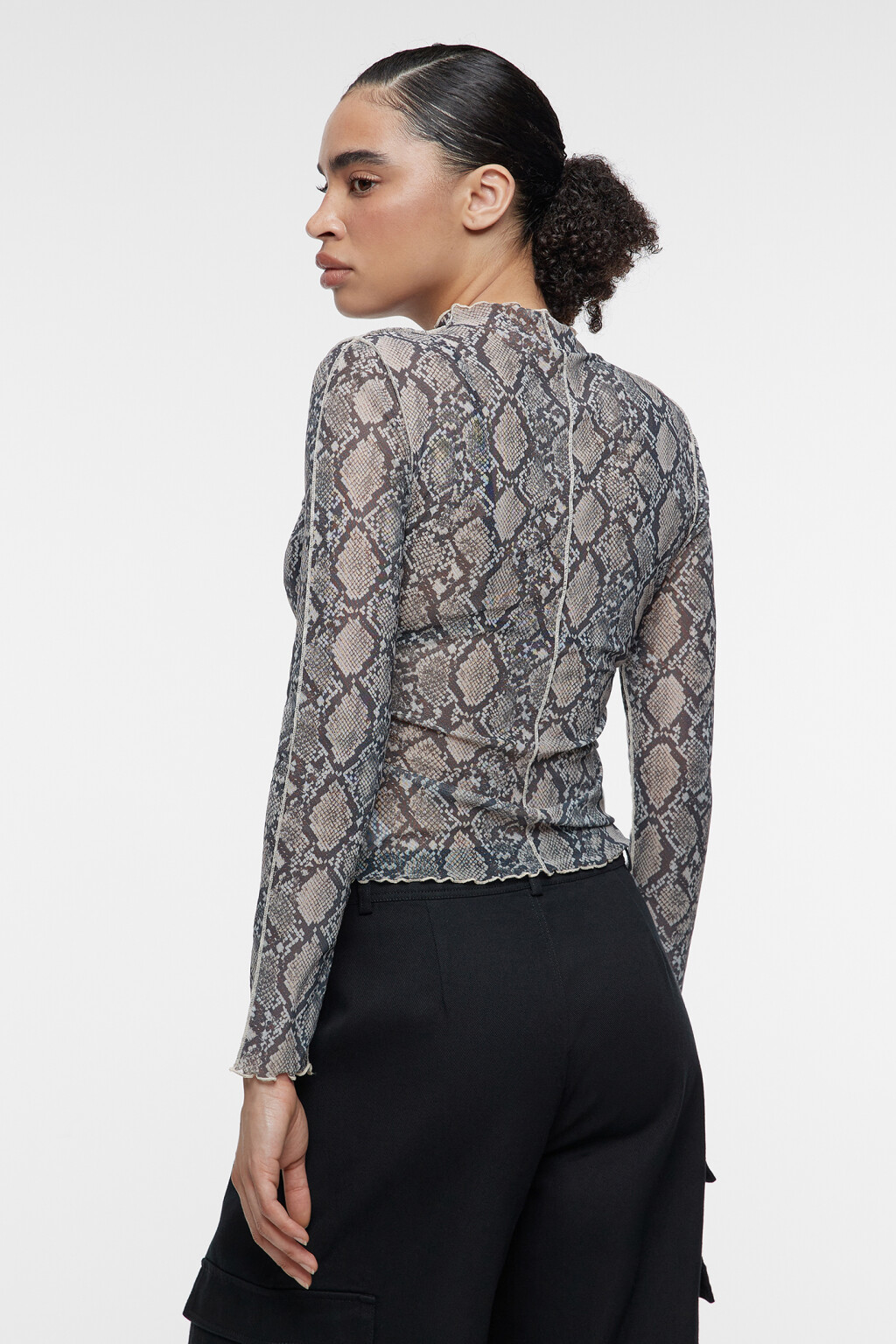 Лонгслив сетчатый облегающий с волнистыми краями - цвет бежевый - 5