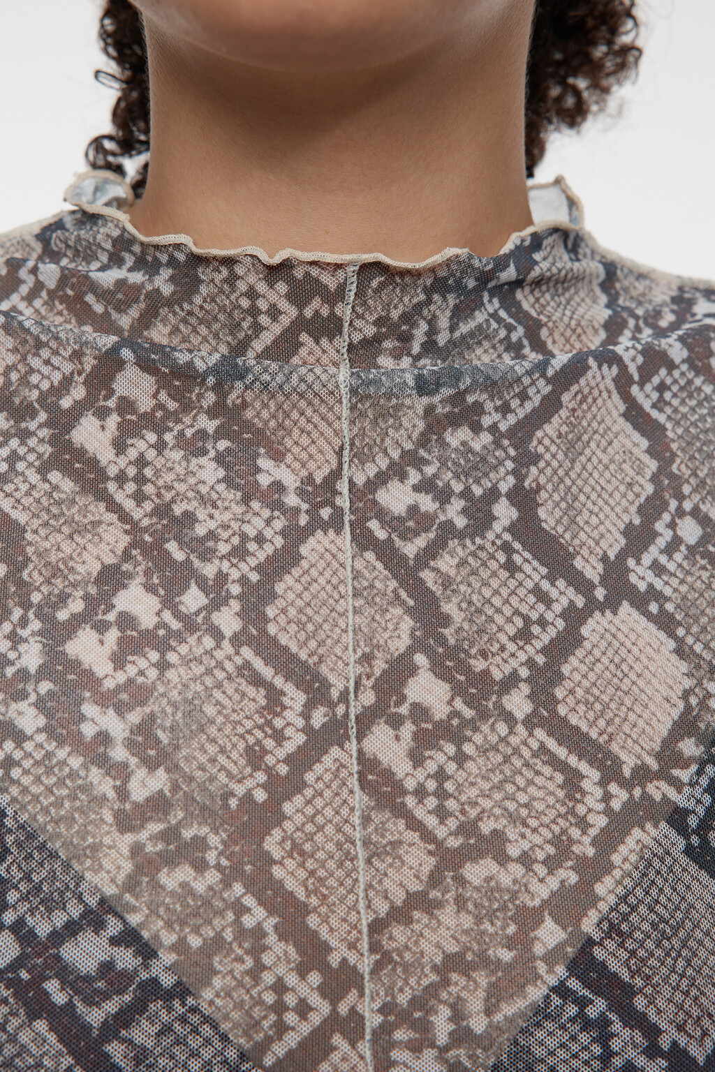 Лонгслив сетчатый облегающий с волнистыми краями - цвет бежевый - 6