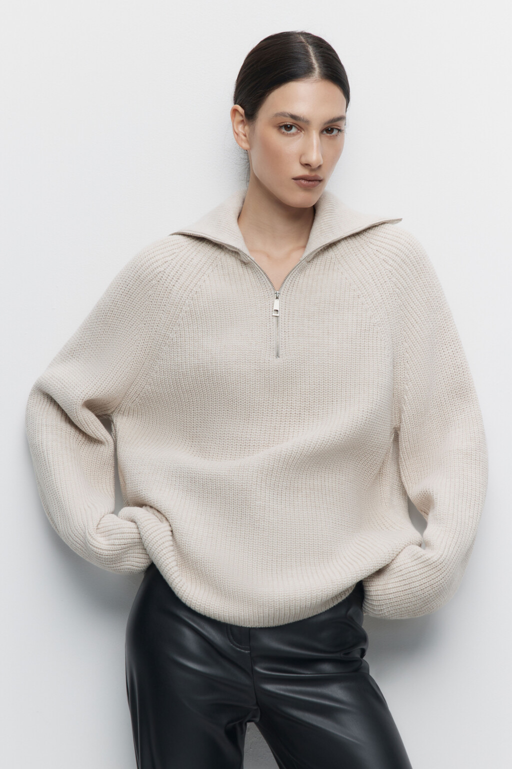 Свитер oversize с отложным воротником на молнии - цвет бежевый - 2