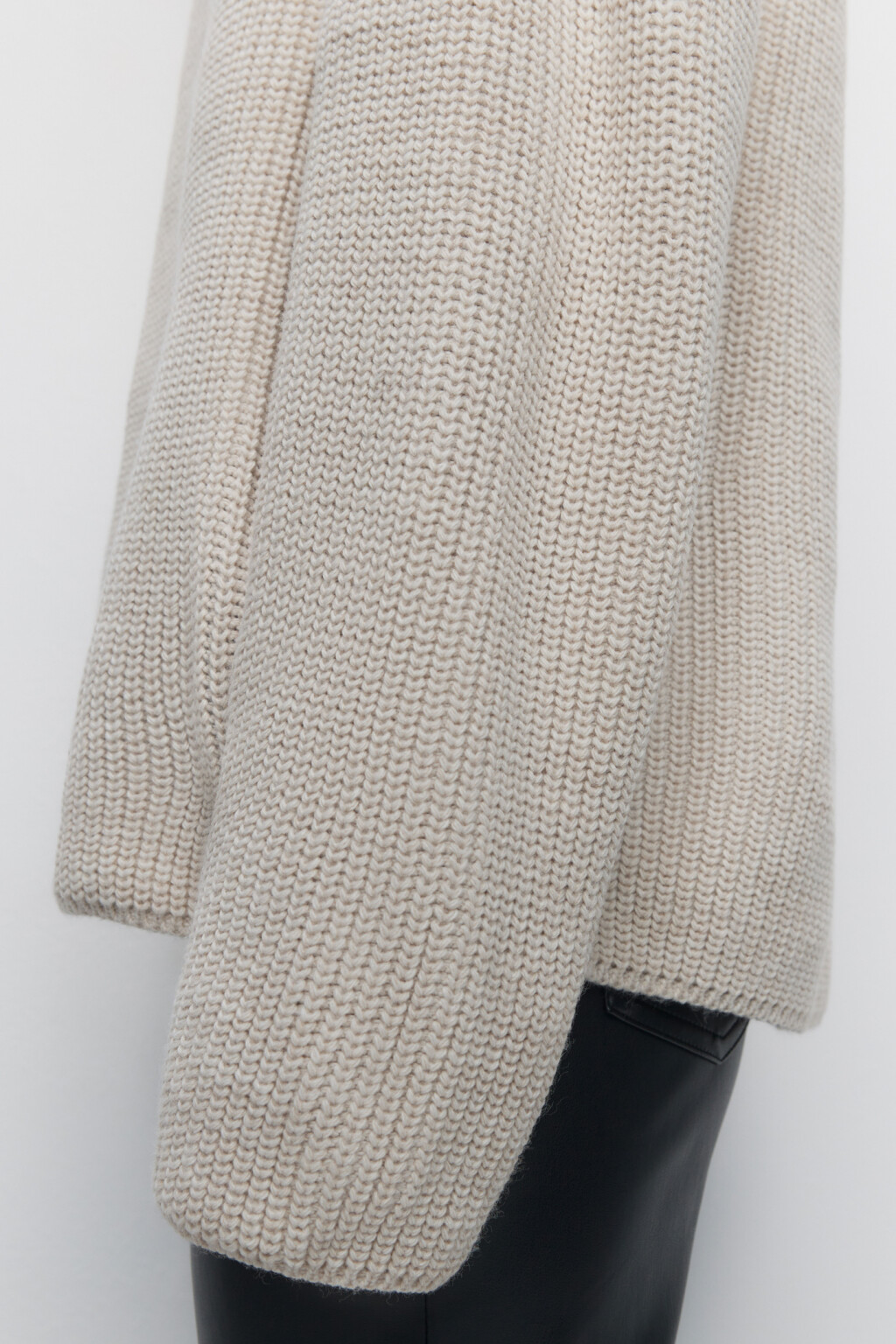 Свитер oversize с отложным воротником на молнии - цвет бежевый - 8