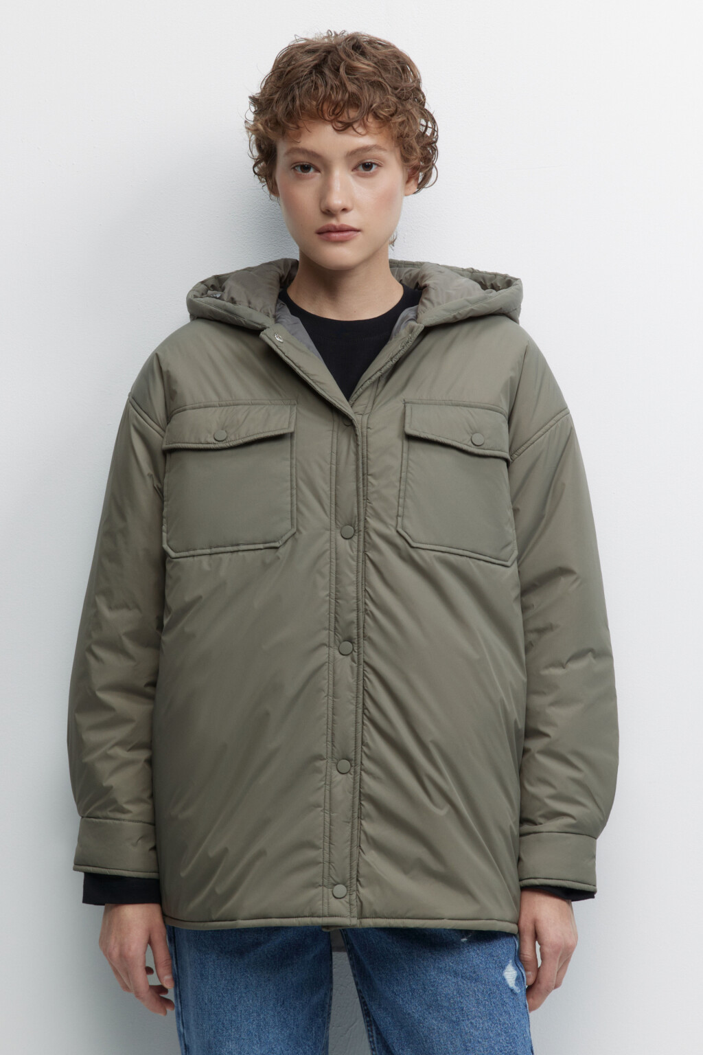 Куртка-рубашка oversize с капюшоном и карманами - цвет зеленый - 2