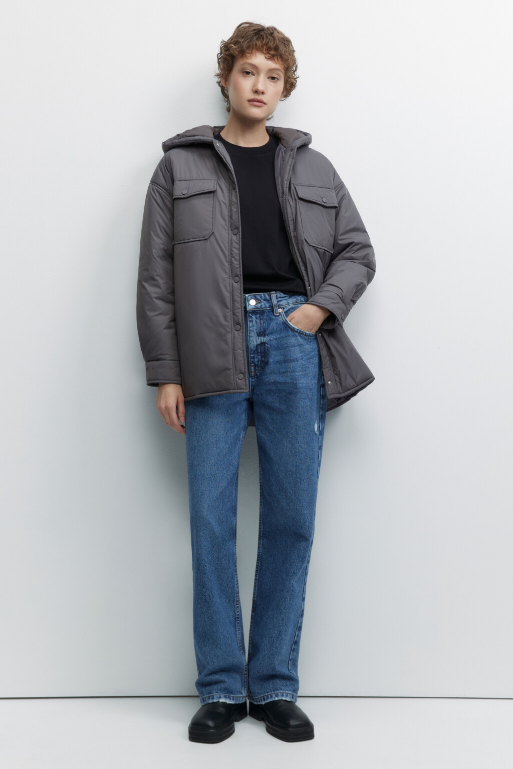 Куртка-рубашка oversize с капюшоном и карманами - цвет серый - 4