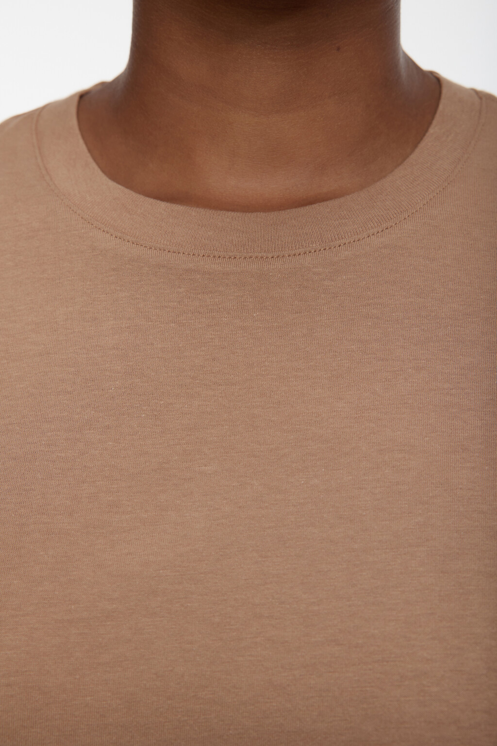 Футболка хлопковая прямая с принтом-надписью - цвет коричневый - 5